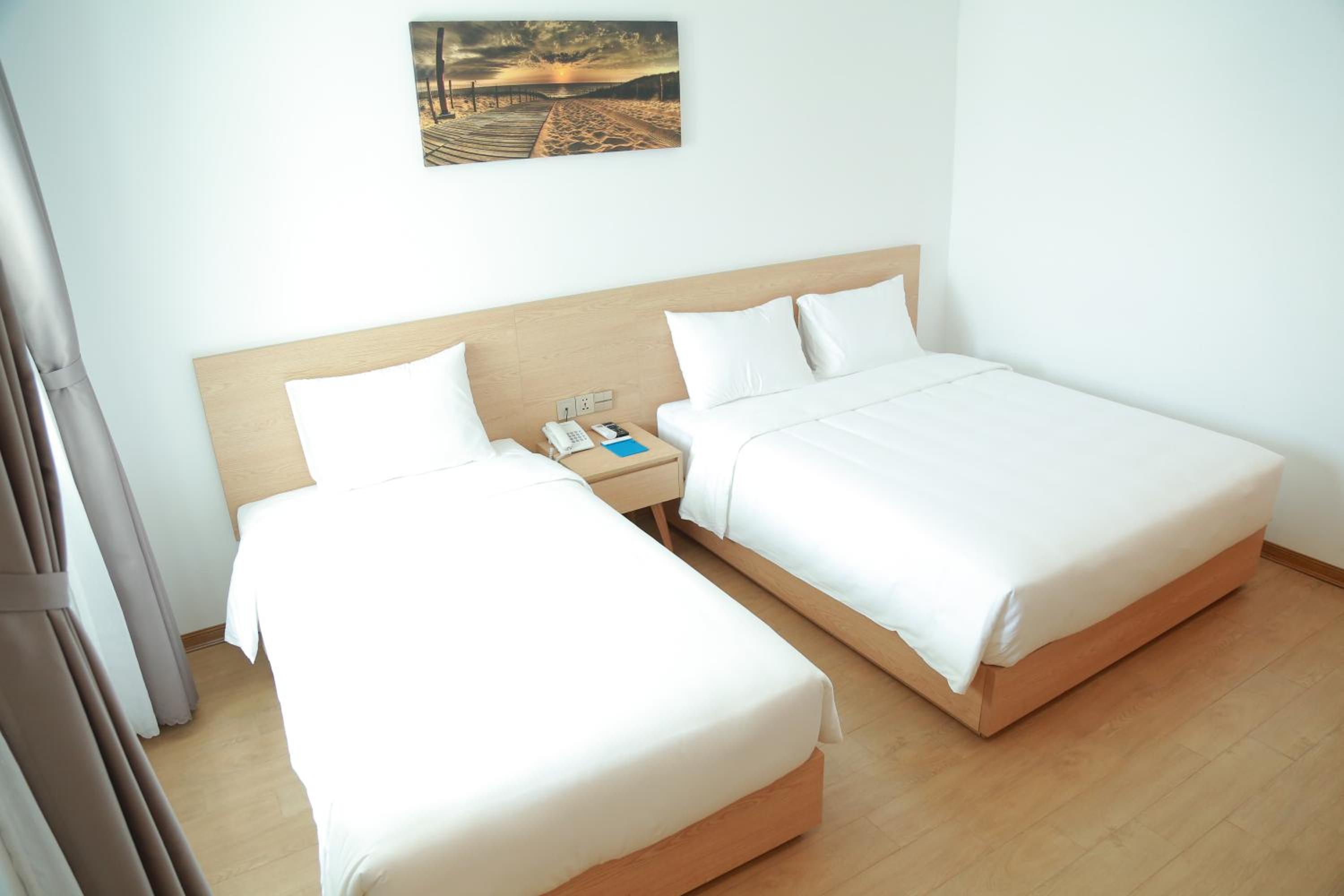 Triple Room with City View
