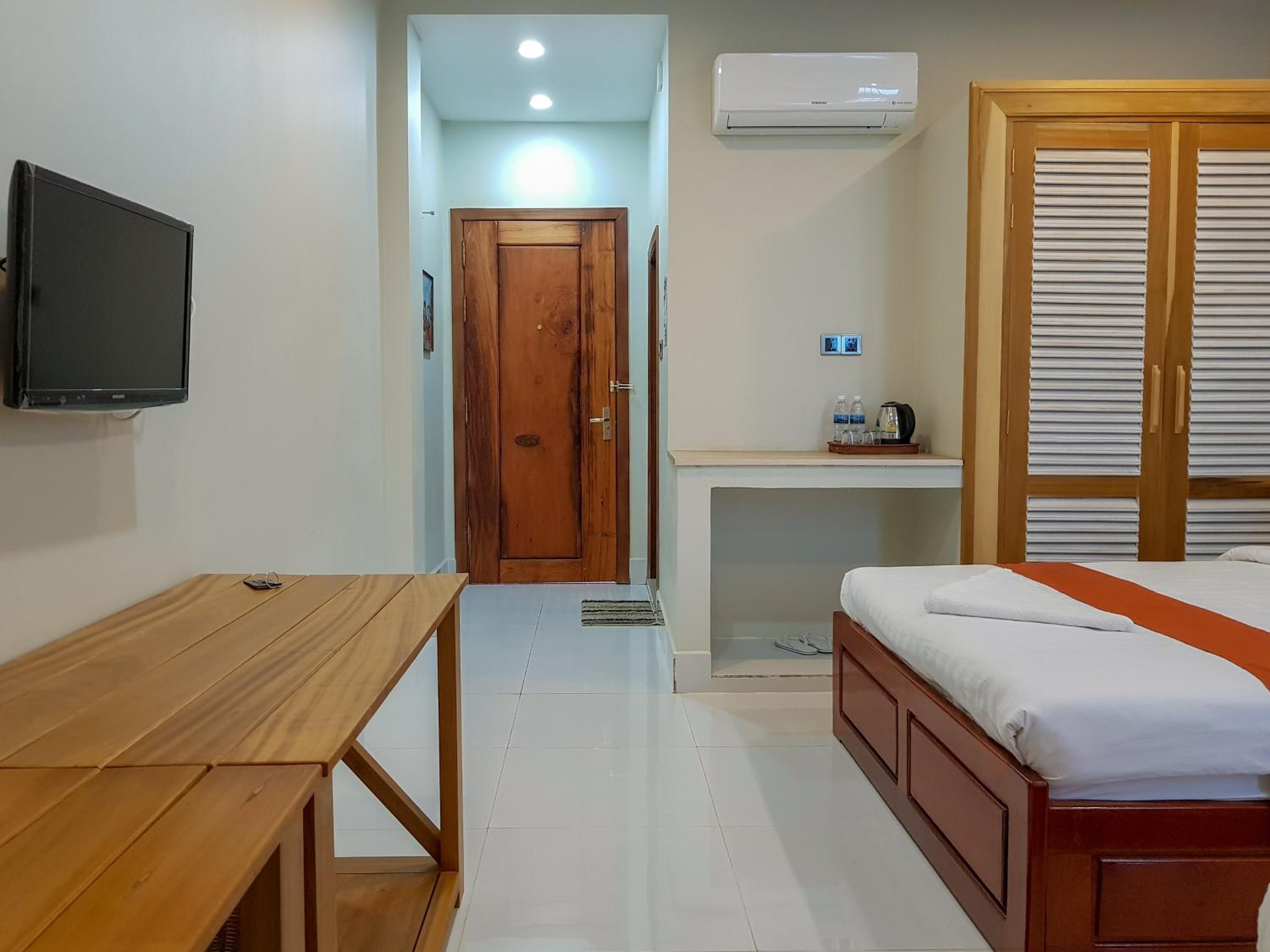 Double Room - Photo 8