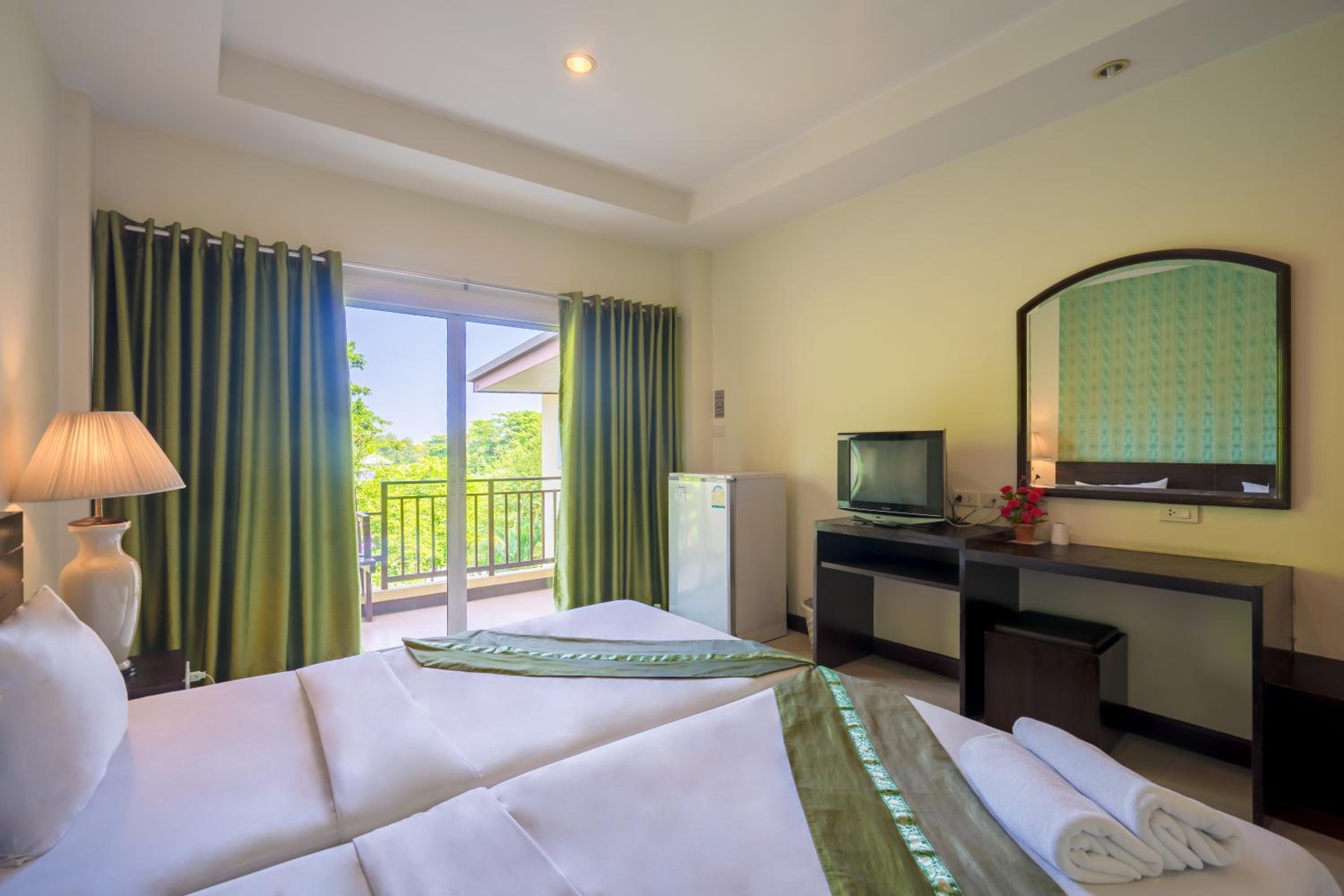 Standard Double or Twin Room photo 3