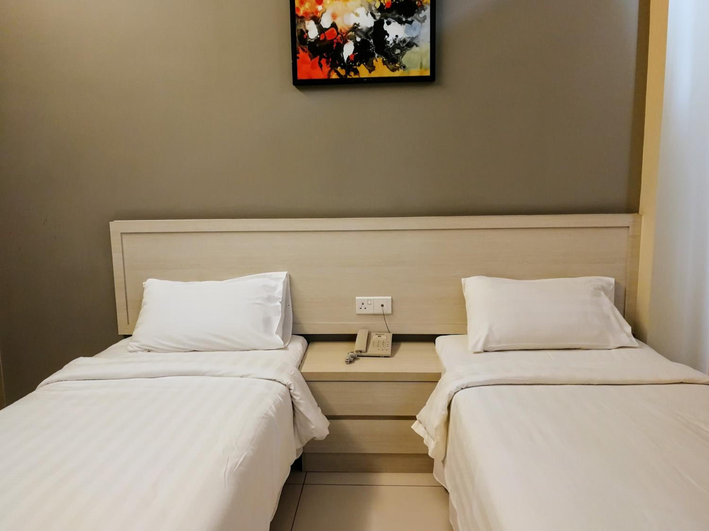 Deluxe Twin Room photo 3