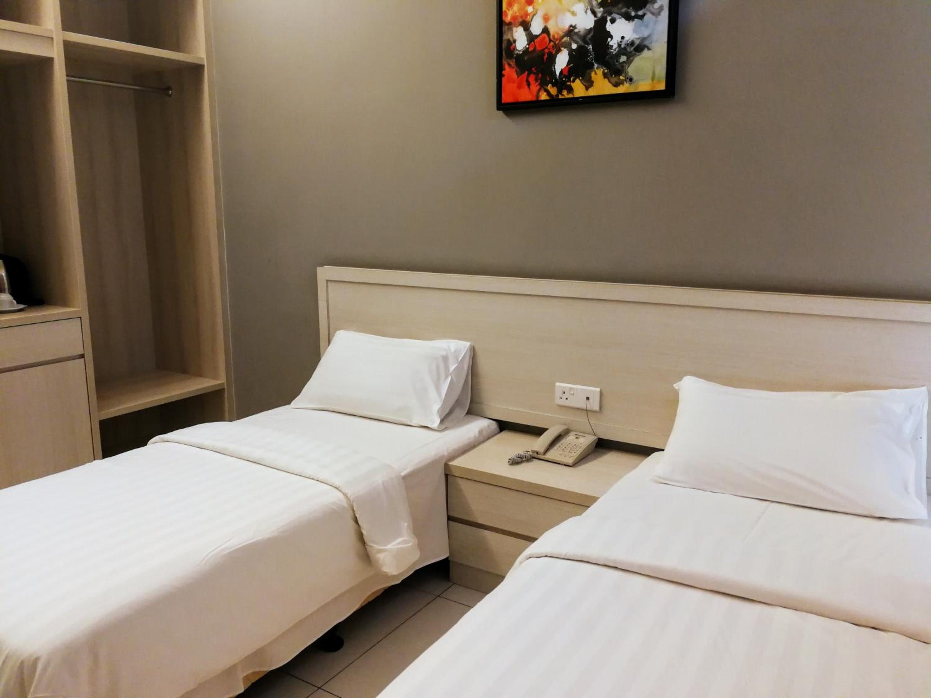 Deluxe Twin Room photo 2