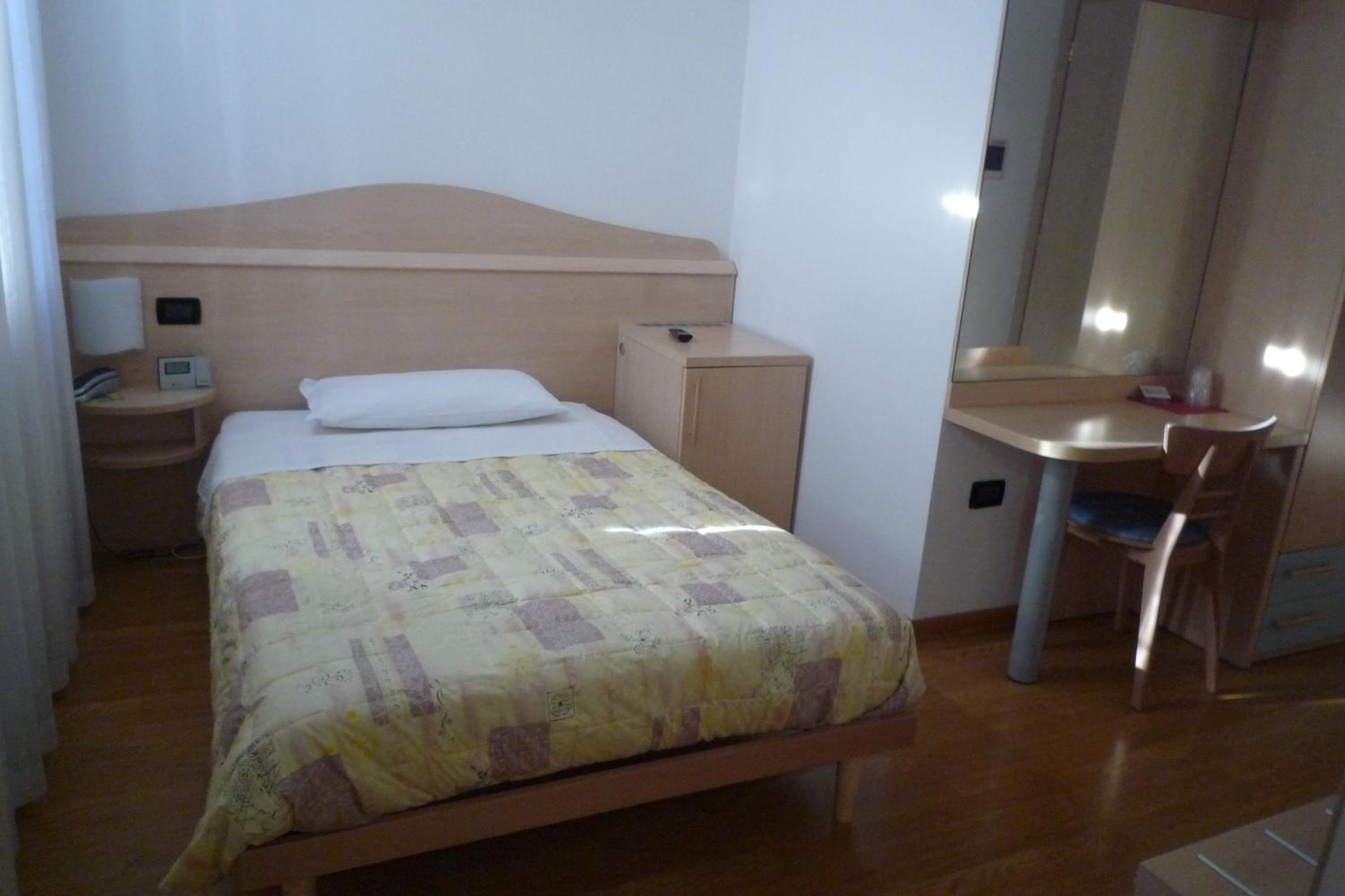Single Room photo 1