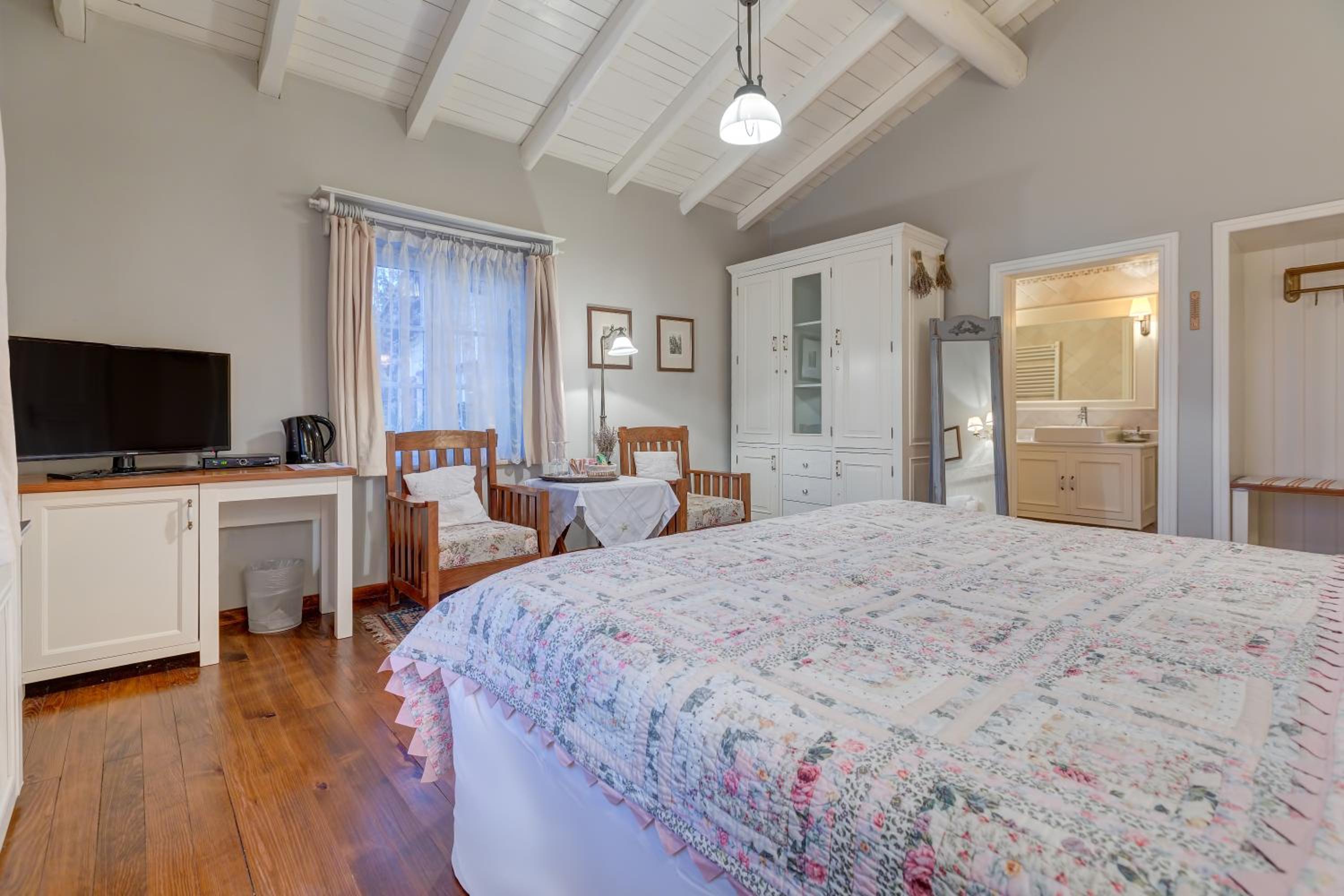 Superior Room with Pool & Forest View
