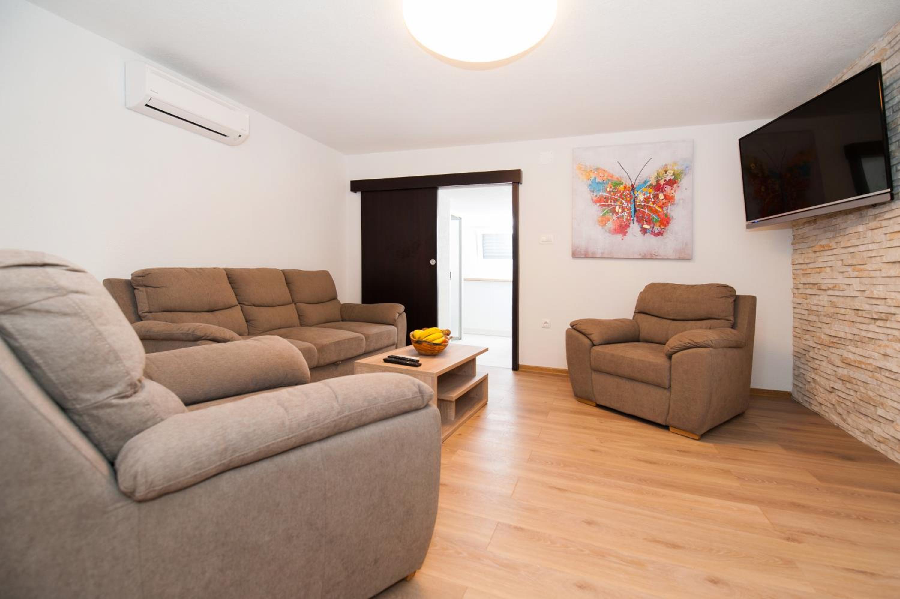 Villa photo 1