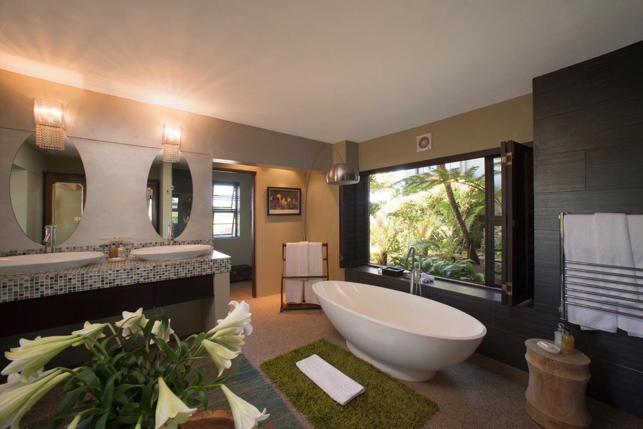 Executive Suite - Photo 3
