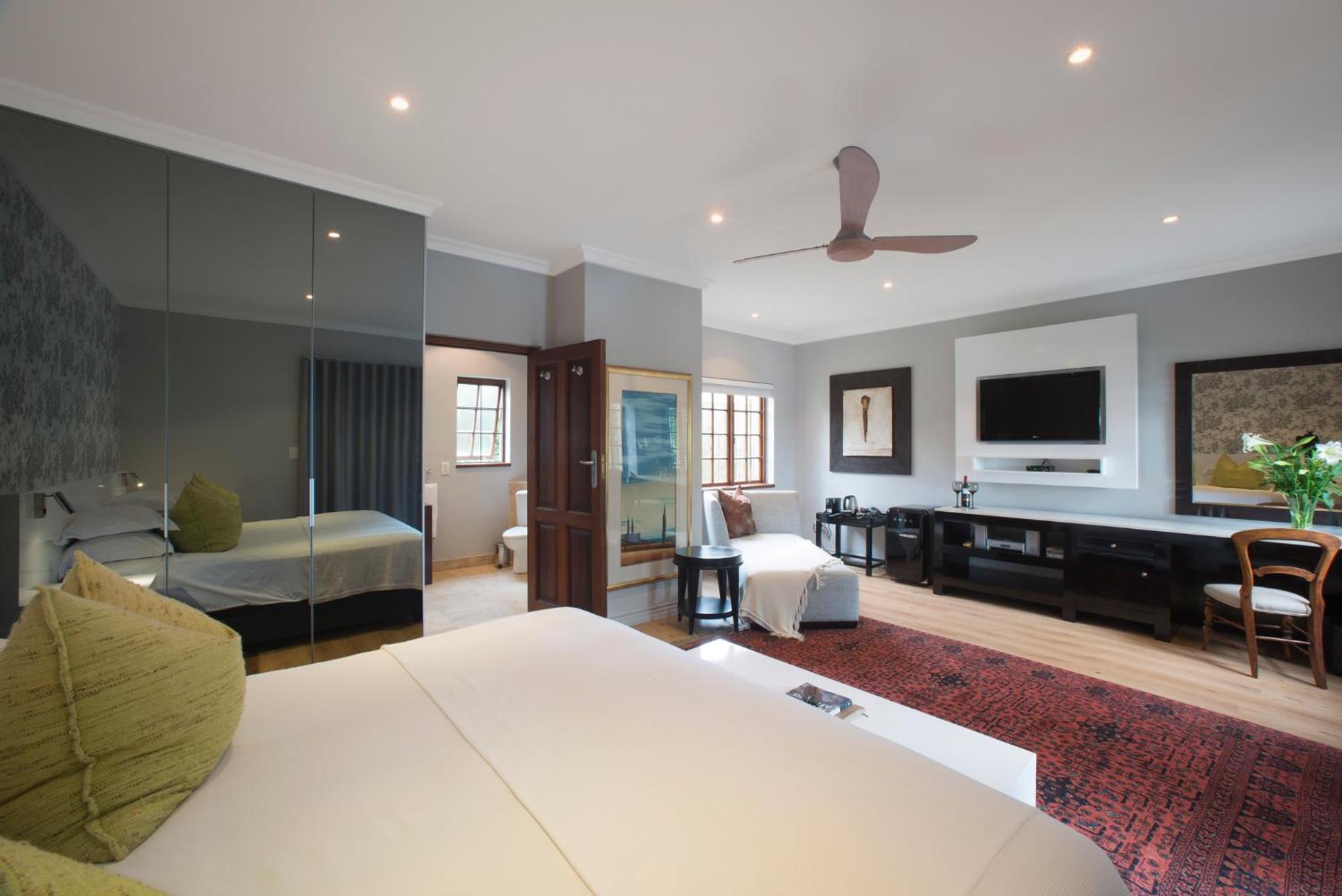 Luxury Garden Suite - Photo 2