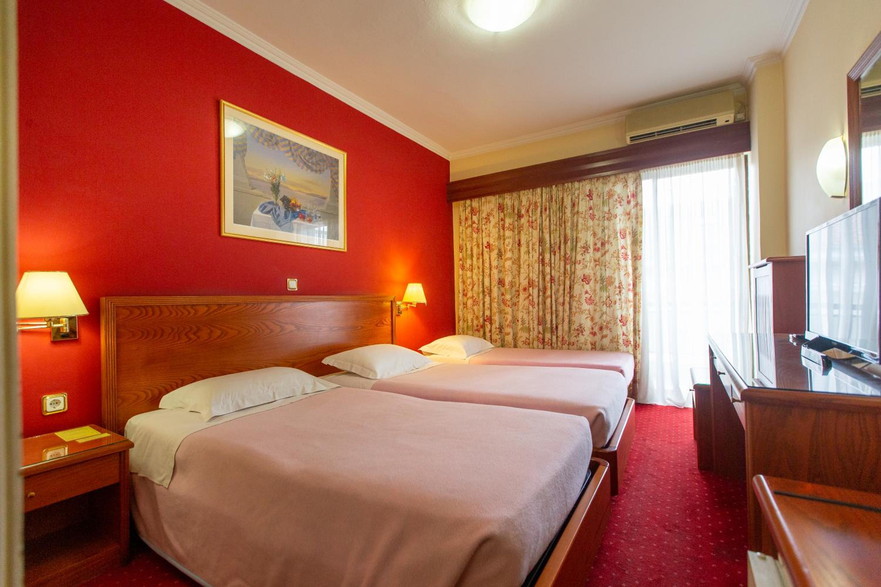 Economy Triple Room - Photo 1