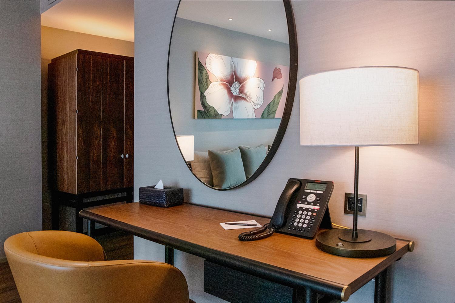 1 Bedroom Corner Suite - Roselle Suite thumbnail 6
