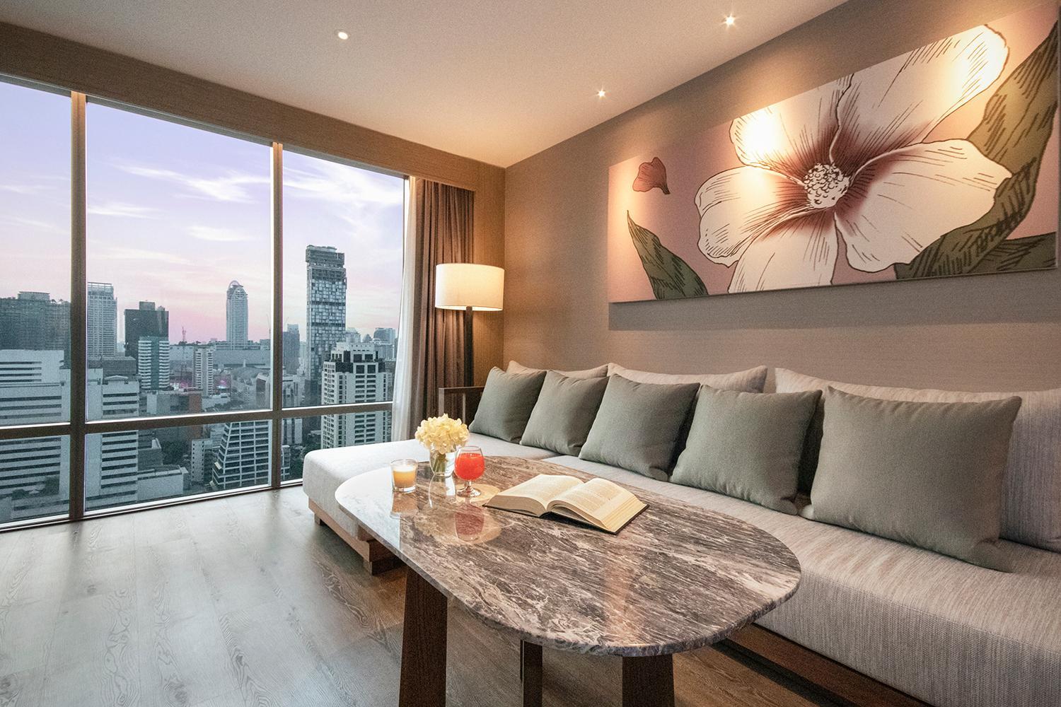 1 Bedroom Corner Suite - Roselle Suite thumbnail 5