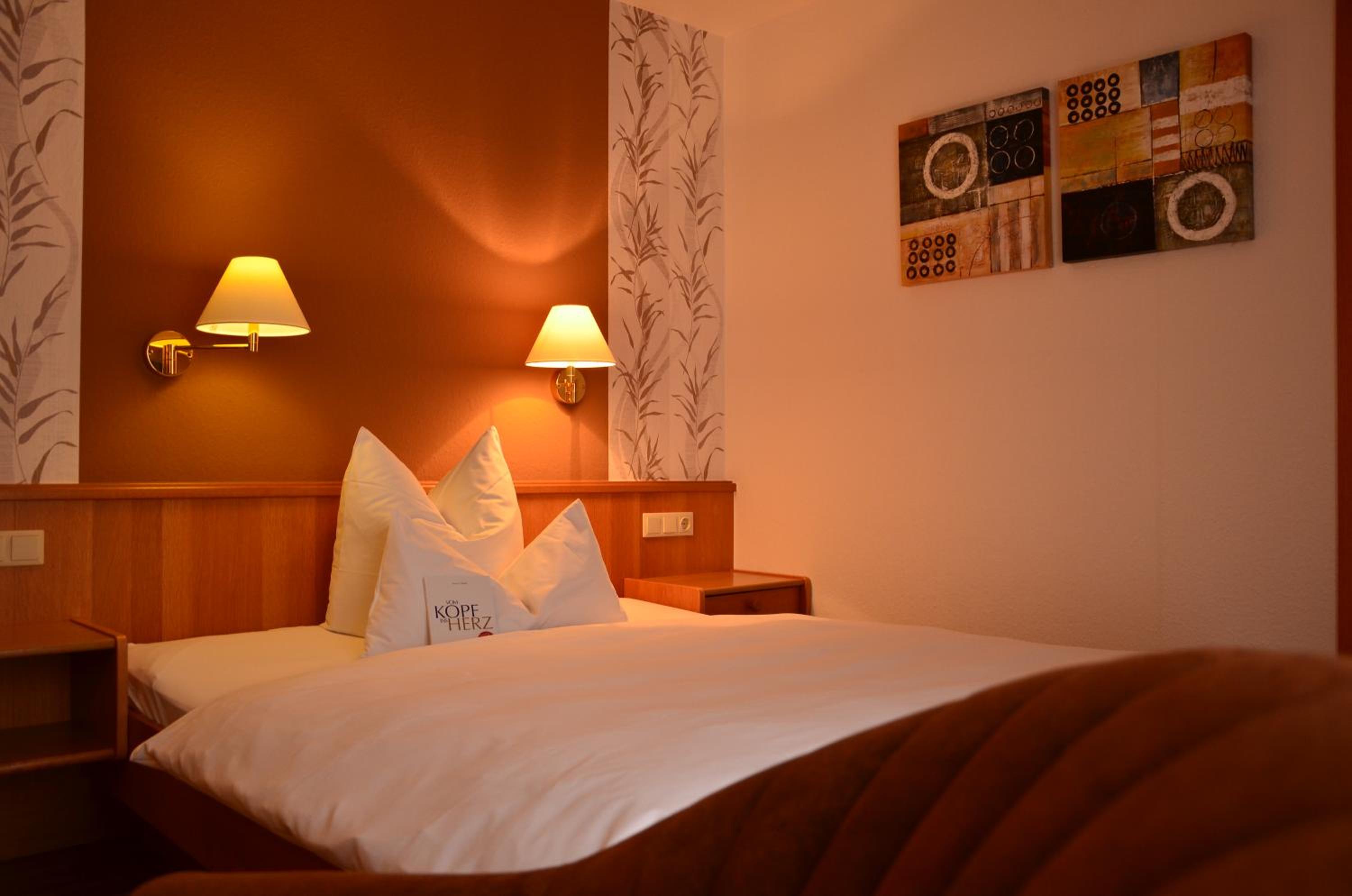 Double Room (1 Adult)