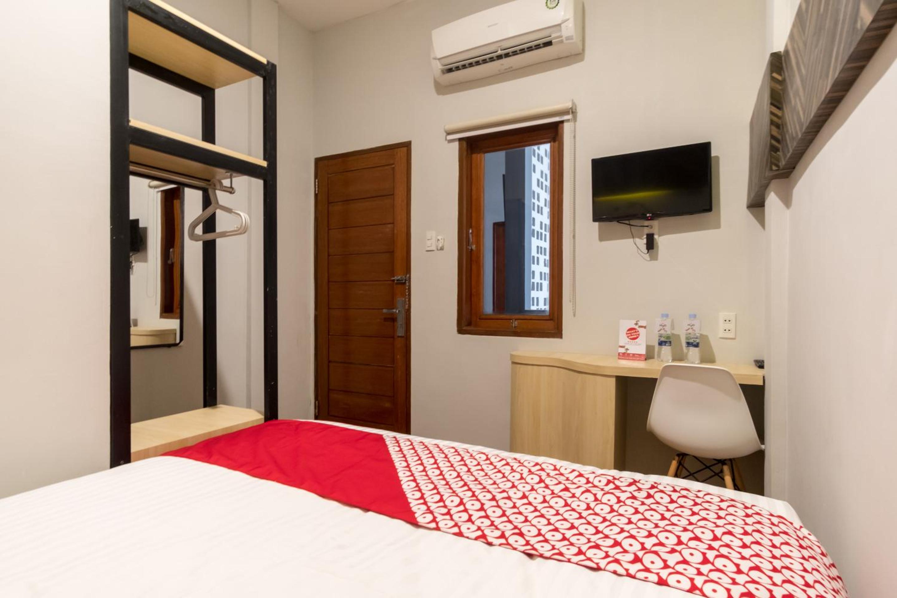 Standard Double Room - Photo 11