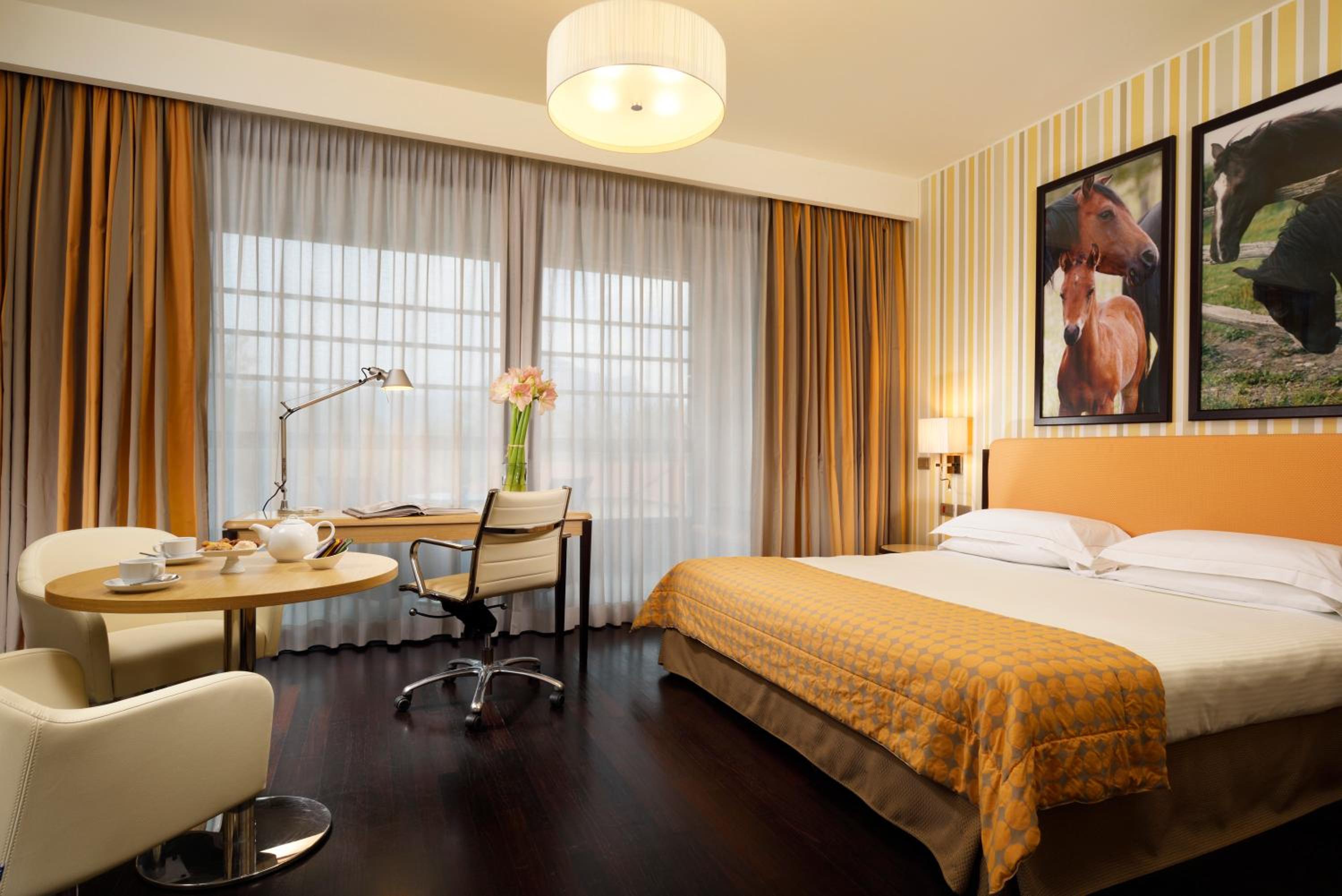 Deluxe Room - Photo 6