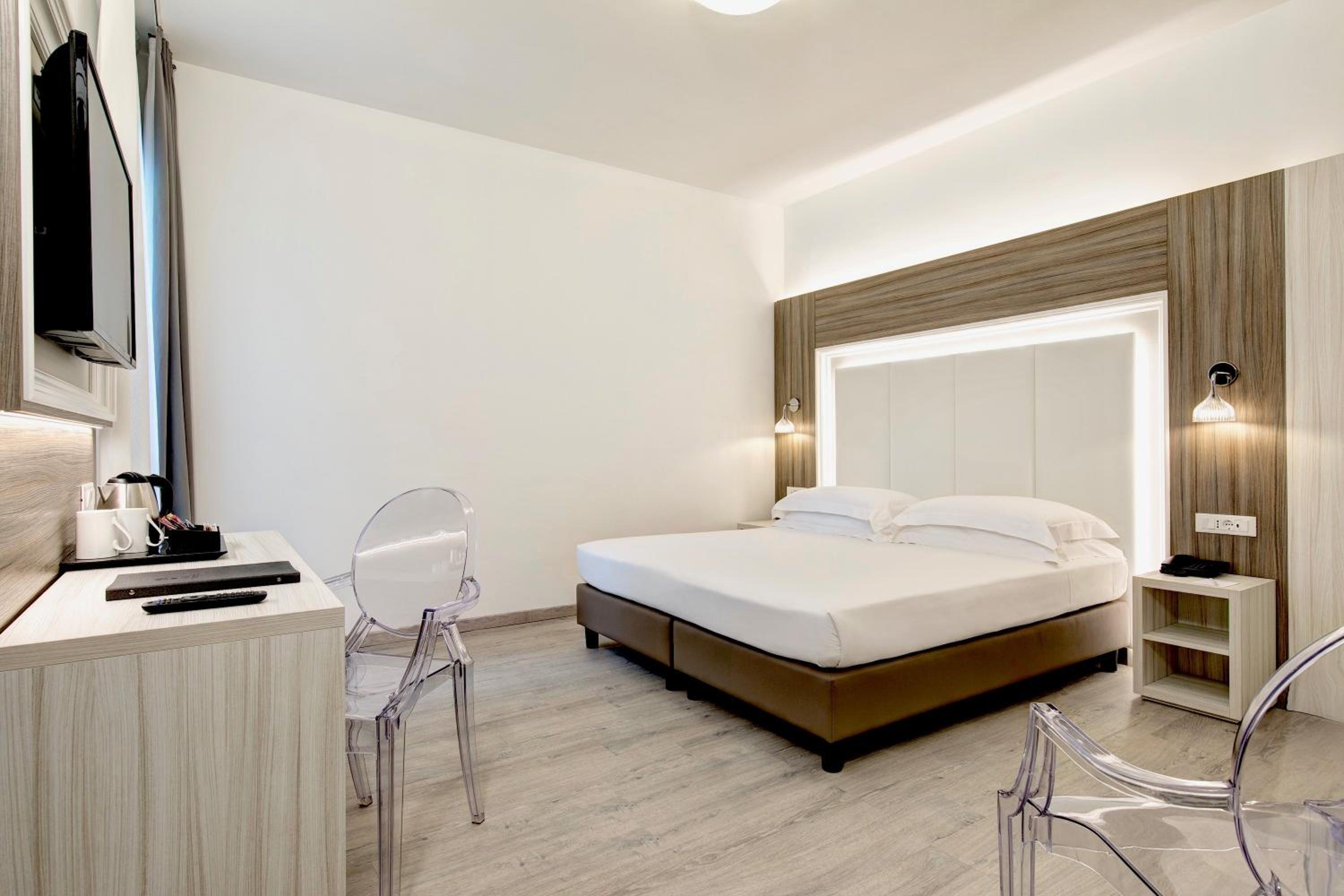 Comfort Queen Room - Photo 1