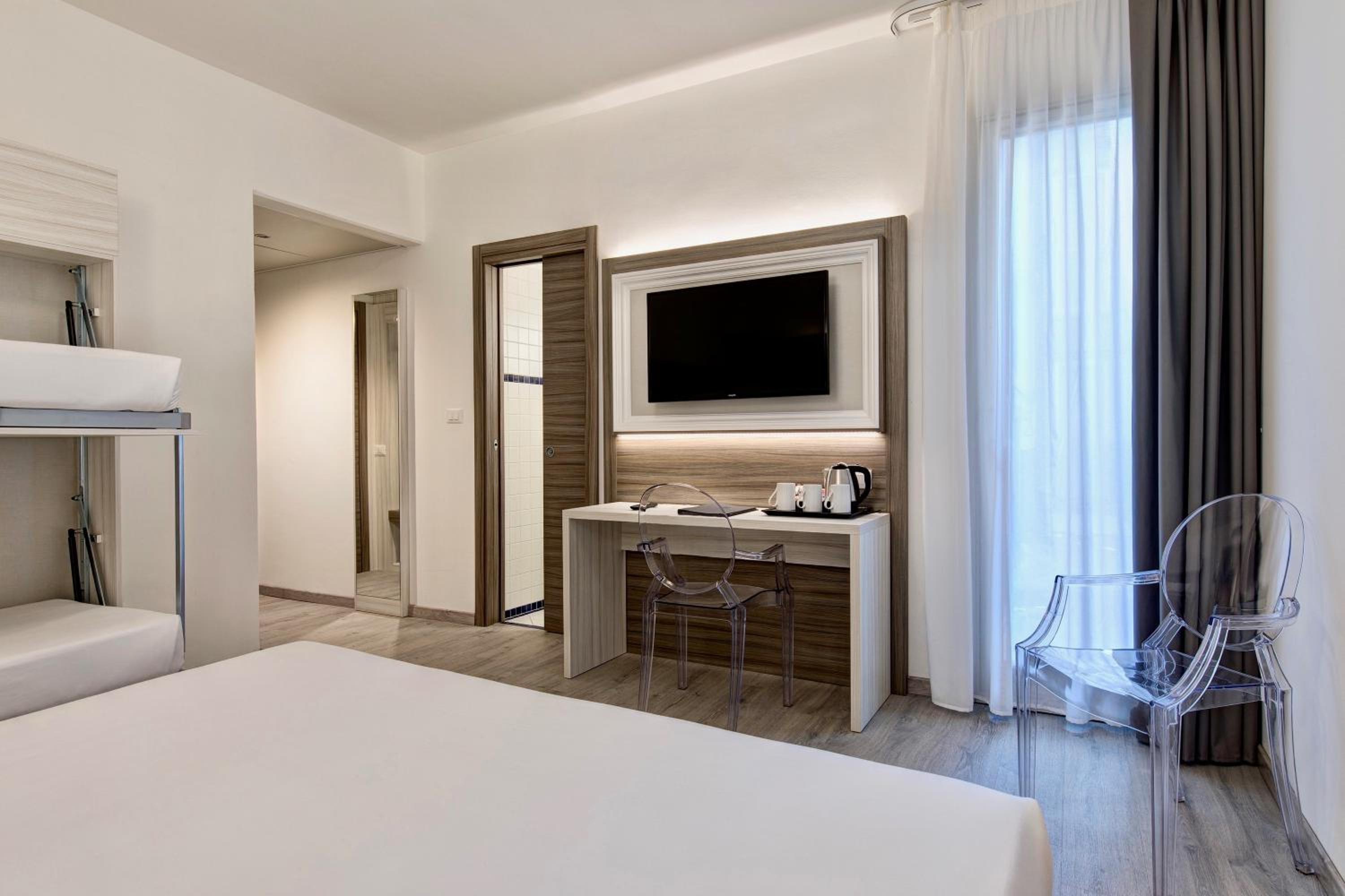 Family Room - Photo 7