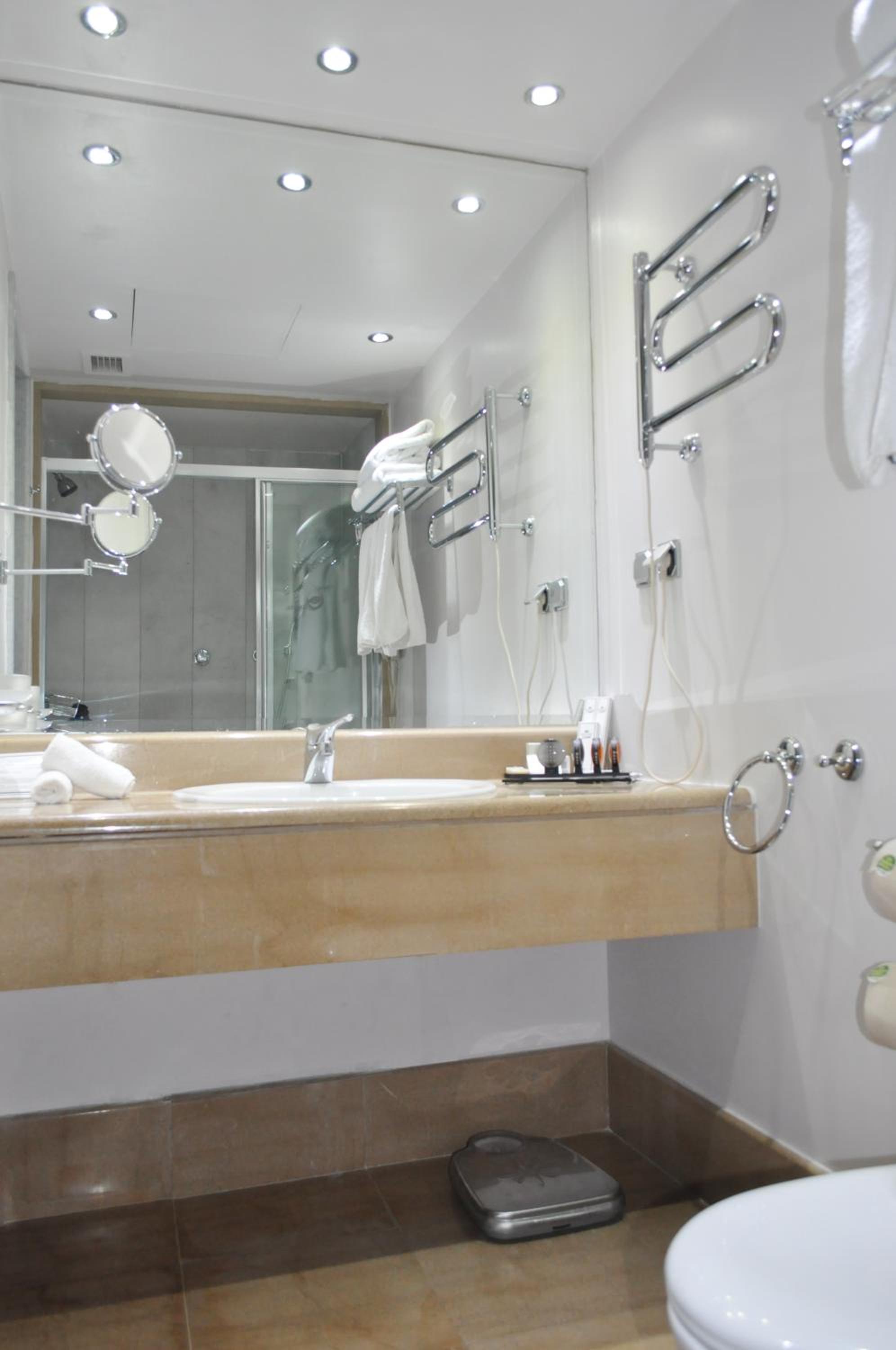 Bristol Suite photo 3