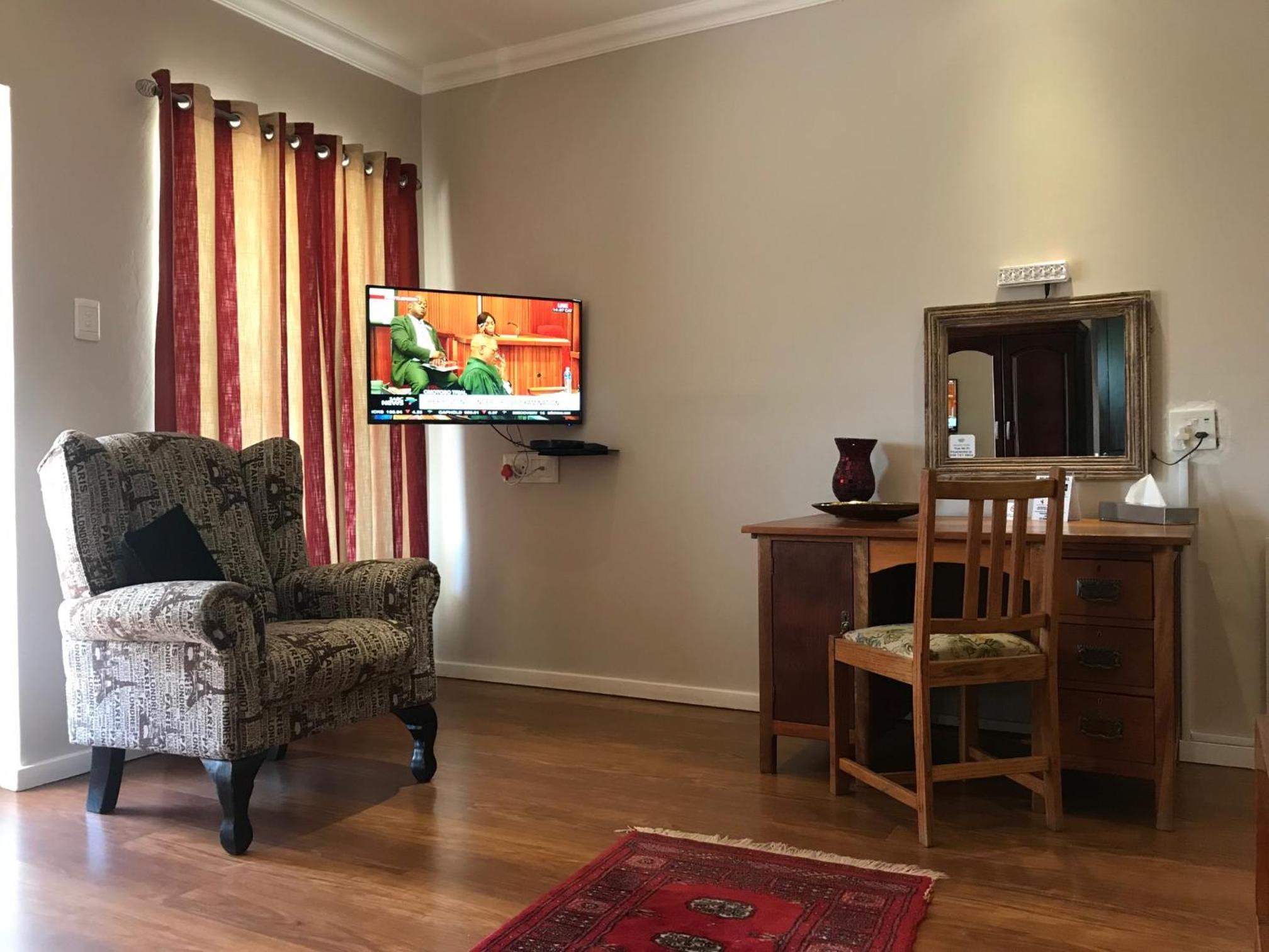 Executive Queen Room - Photo 5