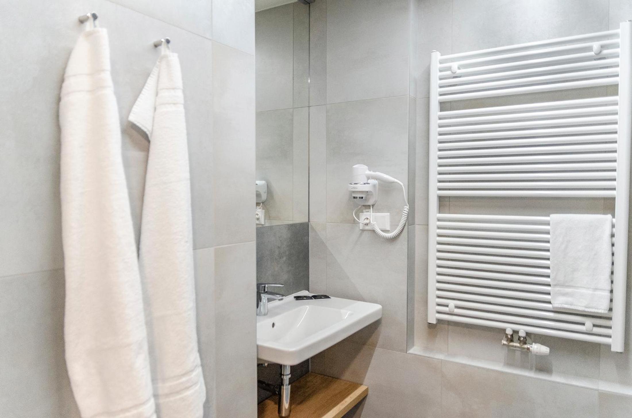 Economy Double Or Twin Room photo 2