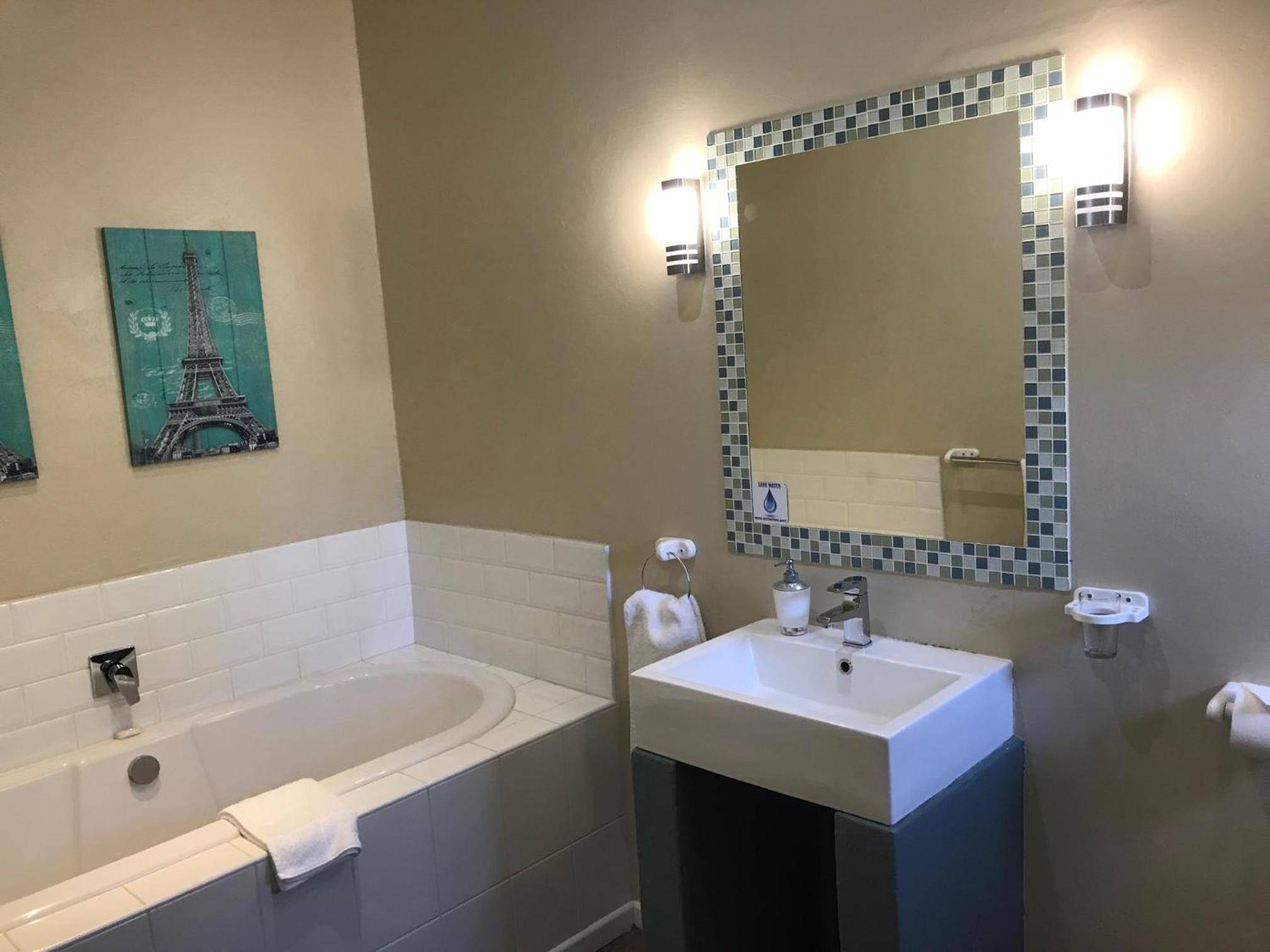 Business Queen Room - Photo 10