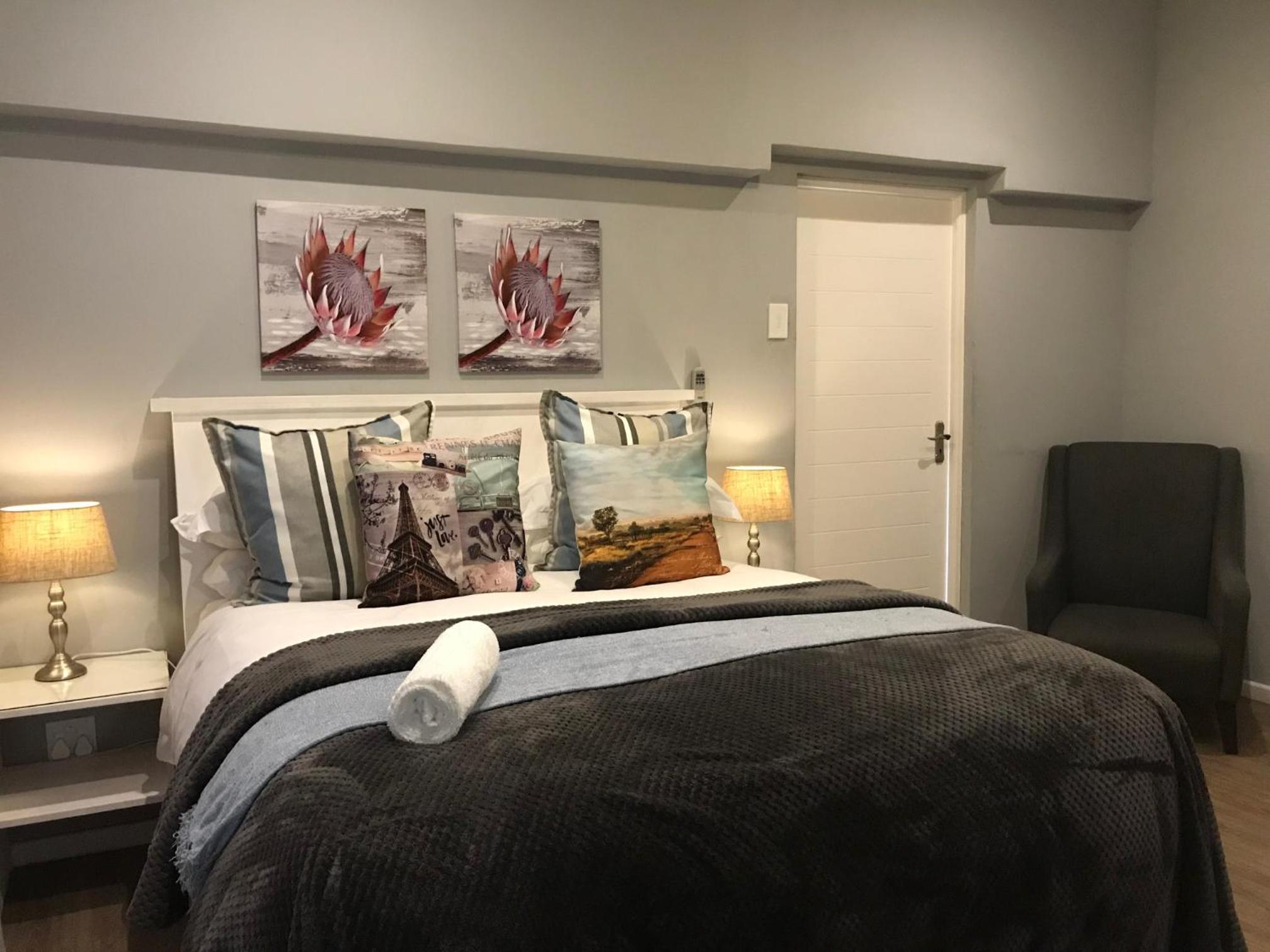 Business Queen Room - Photo 1