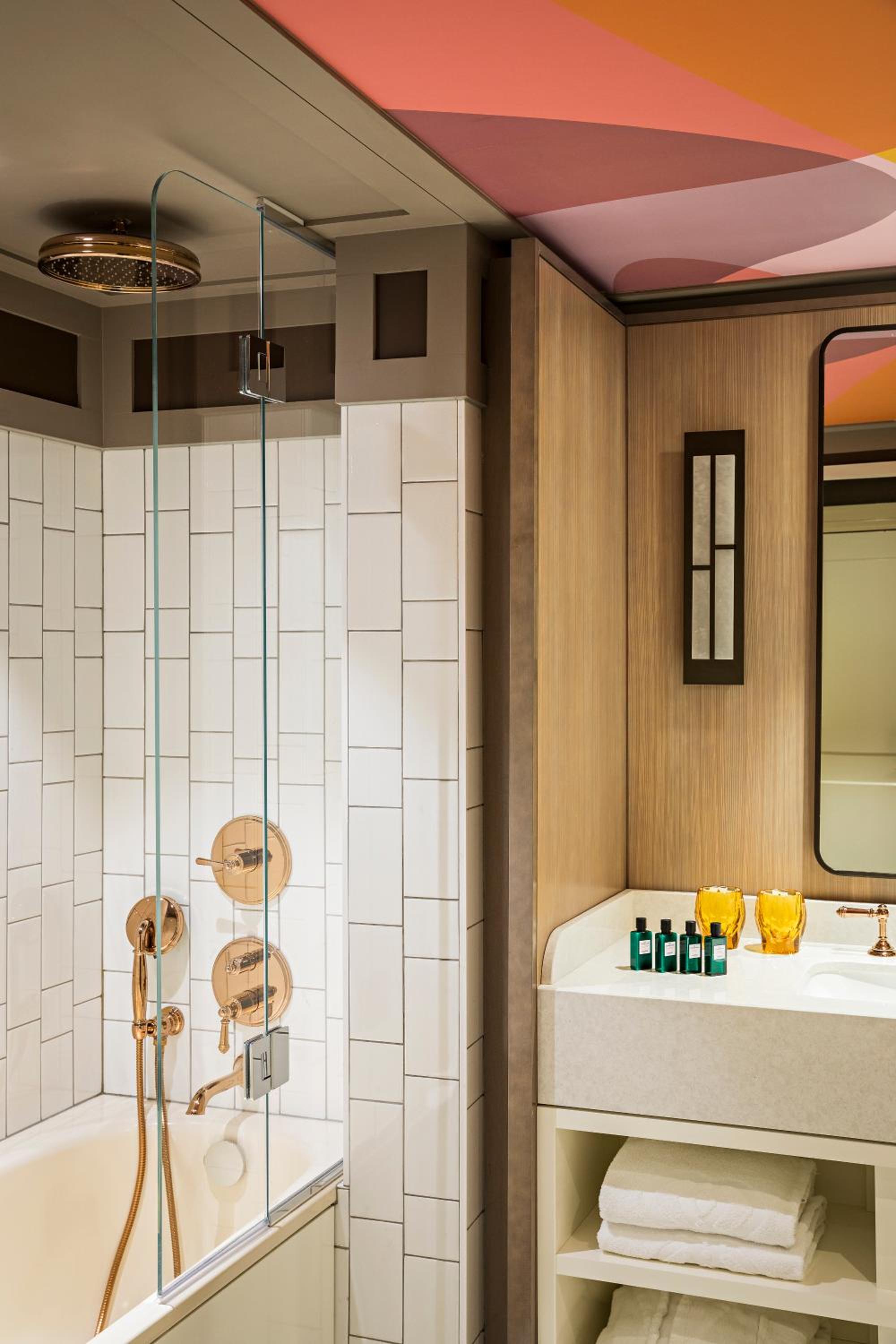 Sofitel Le Scribe Paris Opera bathroom photo