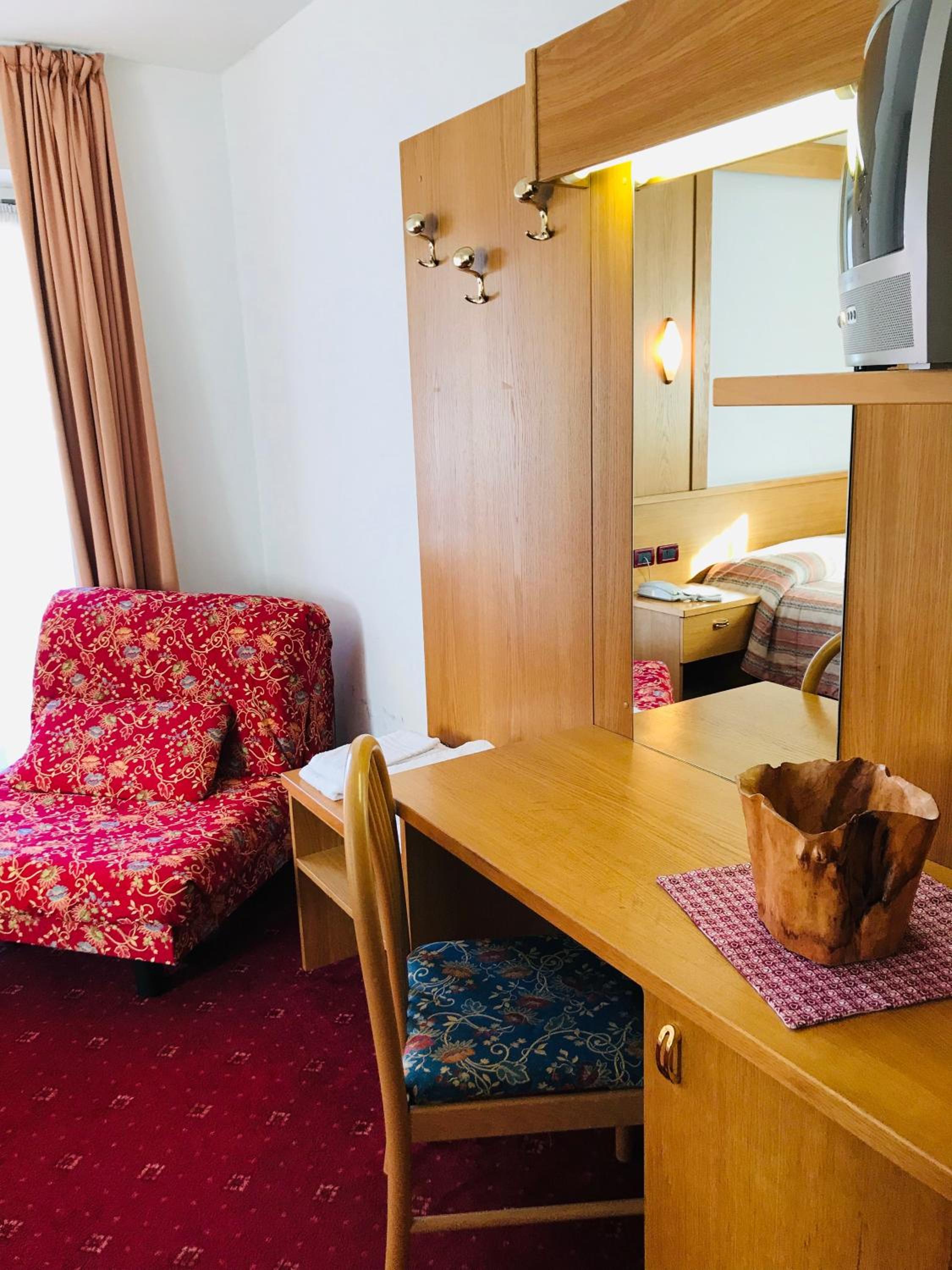 Superior Double or Twin Room photo 2