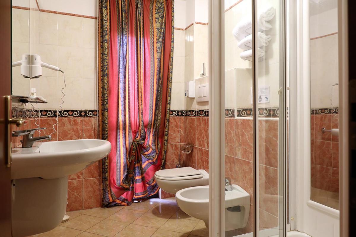 Double Room / Twin Room - Photo 2