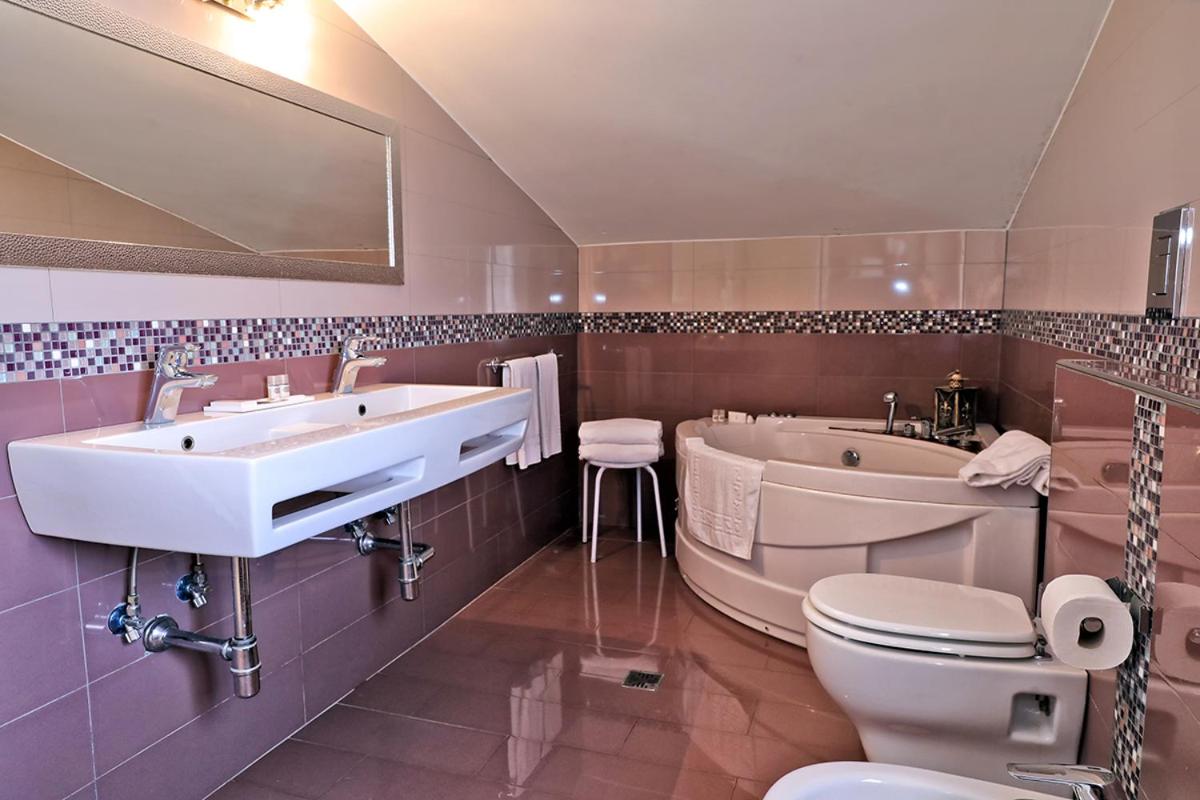 Superior Double Room - Photo 13
