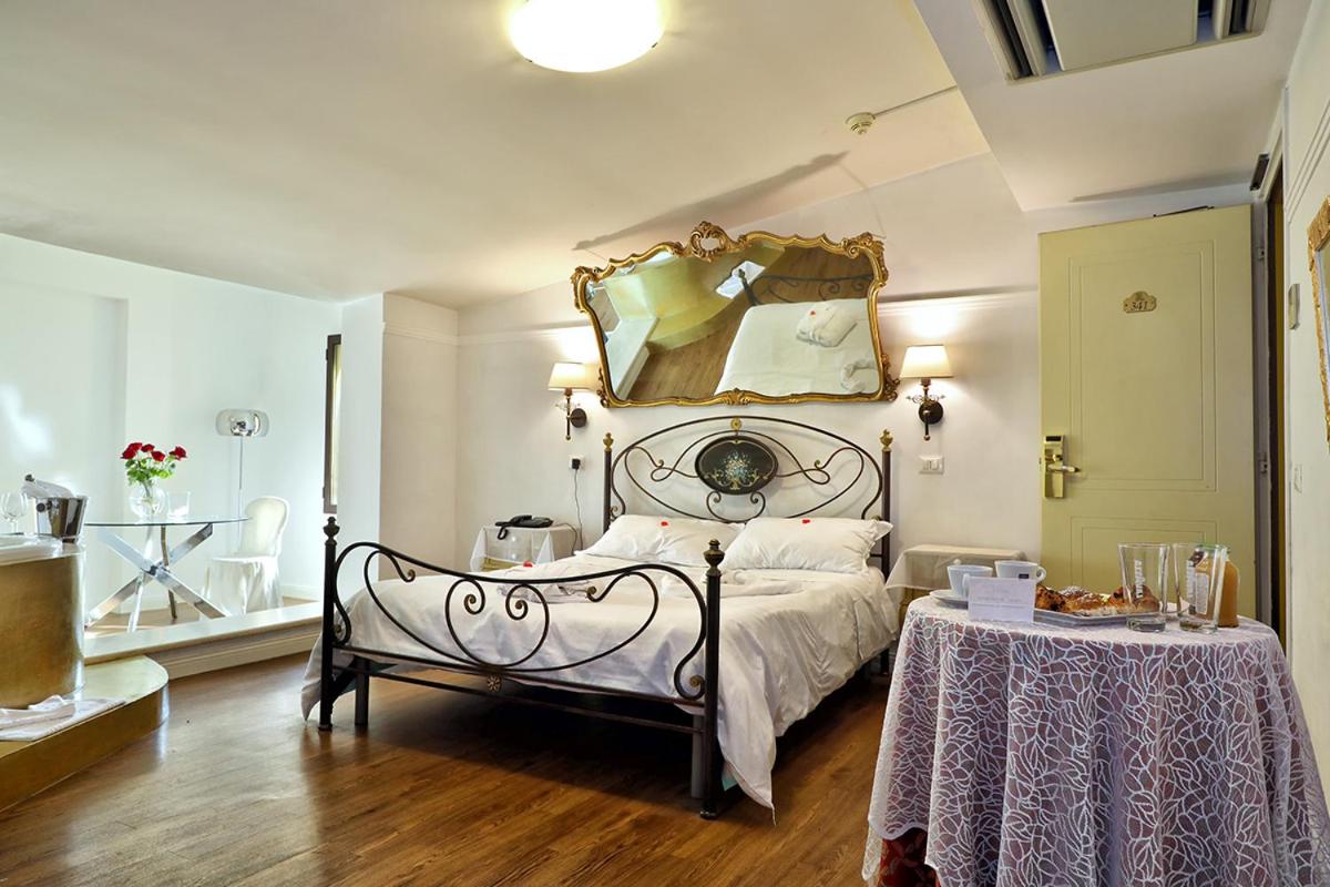Deluxe Double Room photo 2
