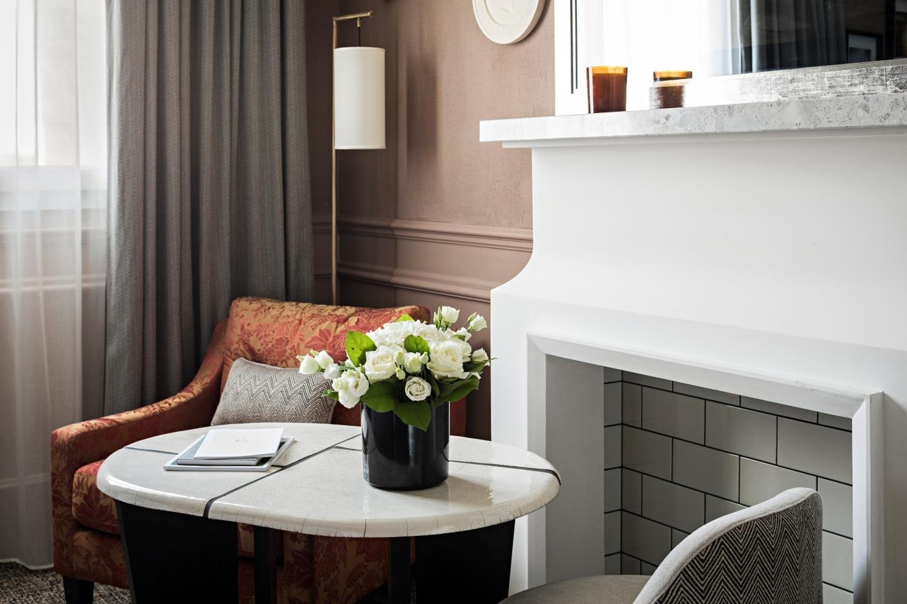 Chambre Simple de Luxe avec 2 Lits Simples – Vue sur Cour ou Rue Scribe