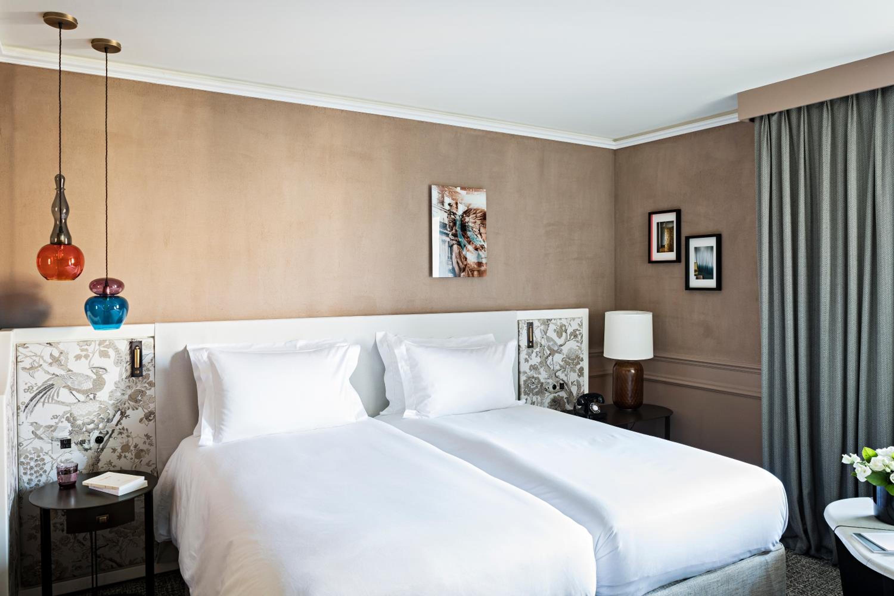 Chambre Simple de Luxe avec 2 Lits Simples – Vue sur Cour ou Rue Scribe