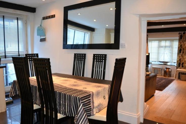 Three-Bedroom House photo 3