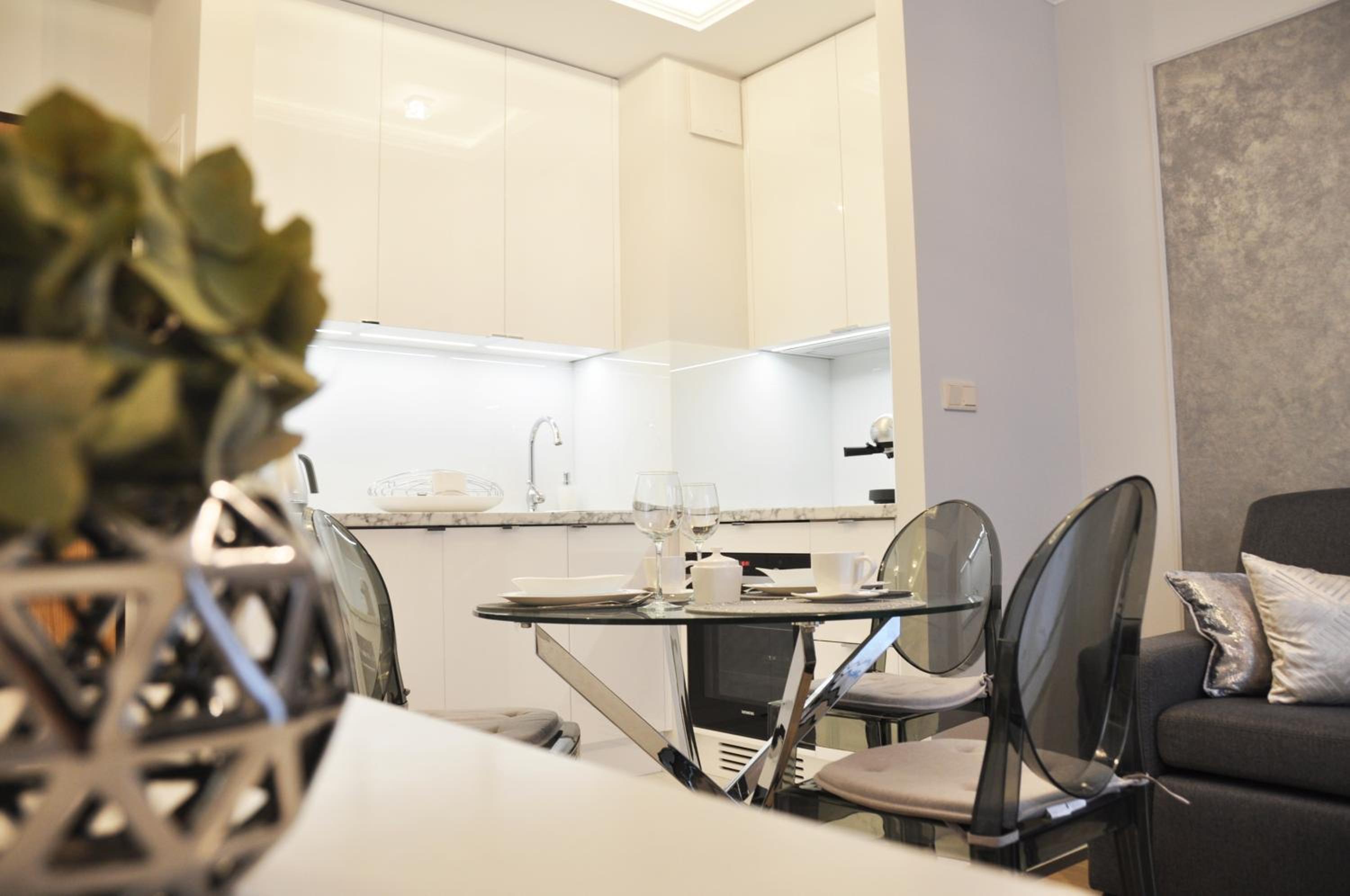 Apartment - Photo 8