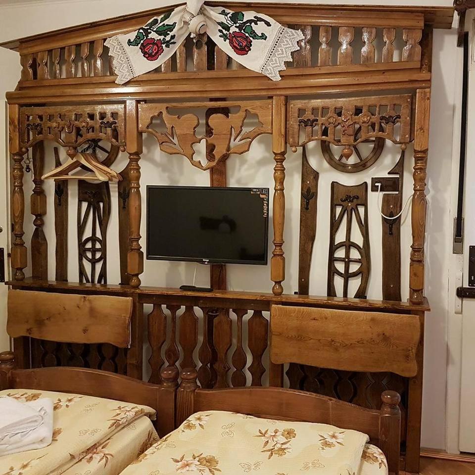 Double or Twin Room with Balcony - Photo 2
