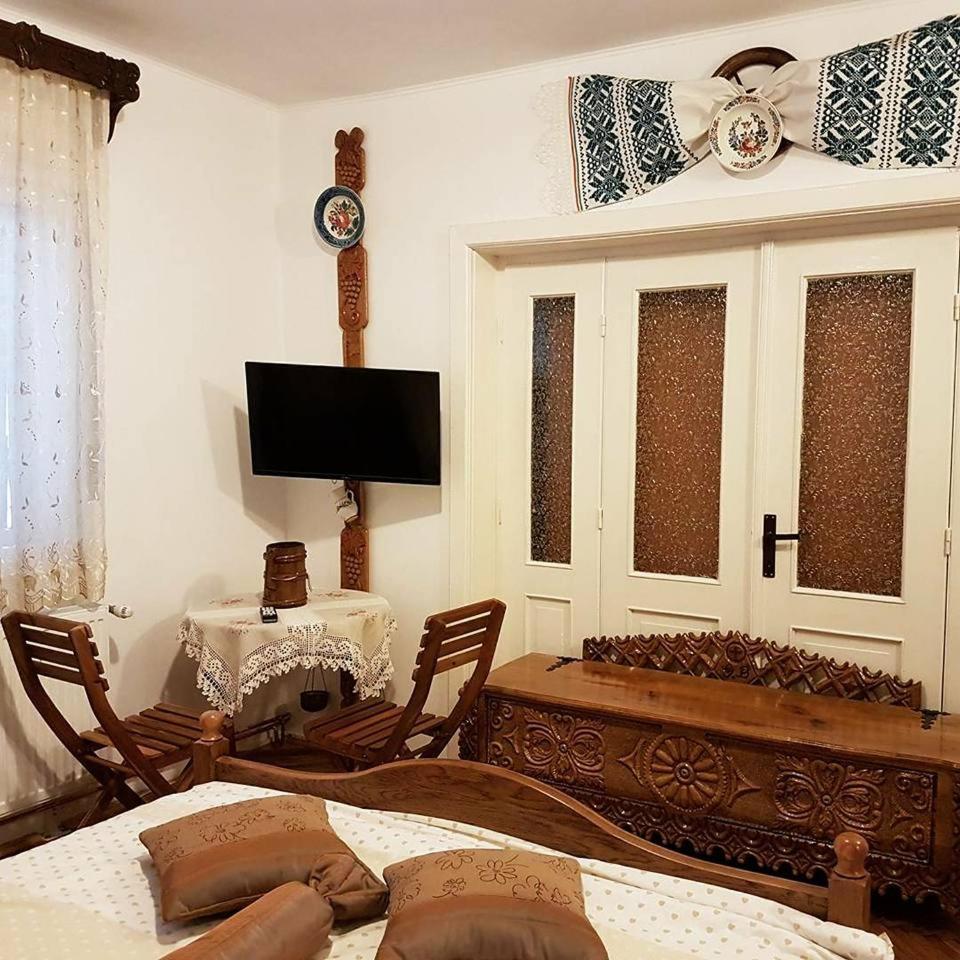 Double Room with Private Bathroom - Photo 3