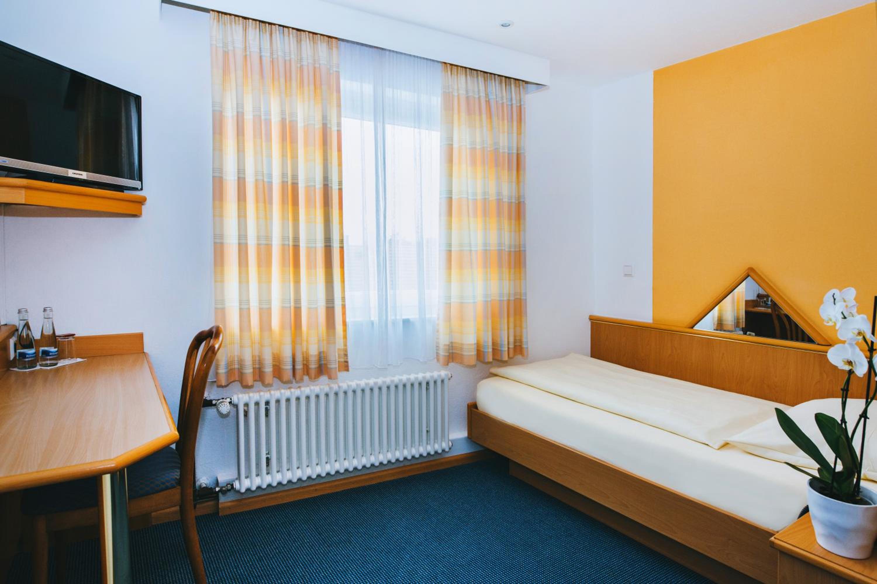 Single Room photo 2