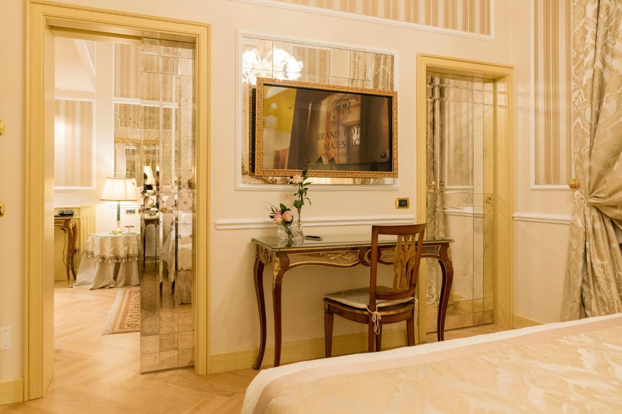 Executive Suite - Photo 8