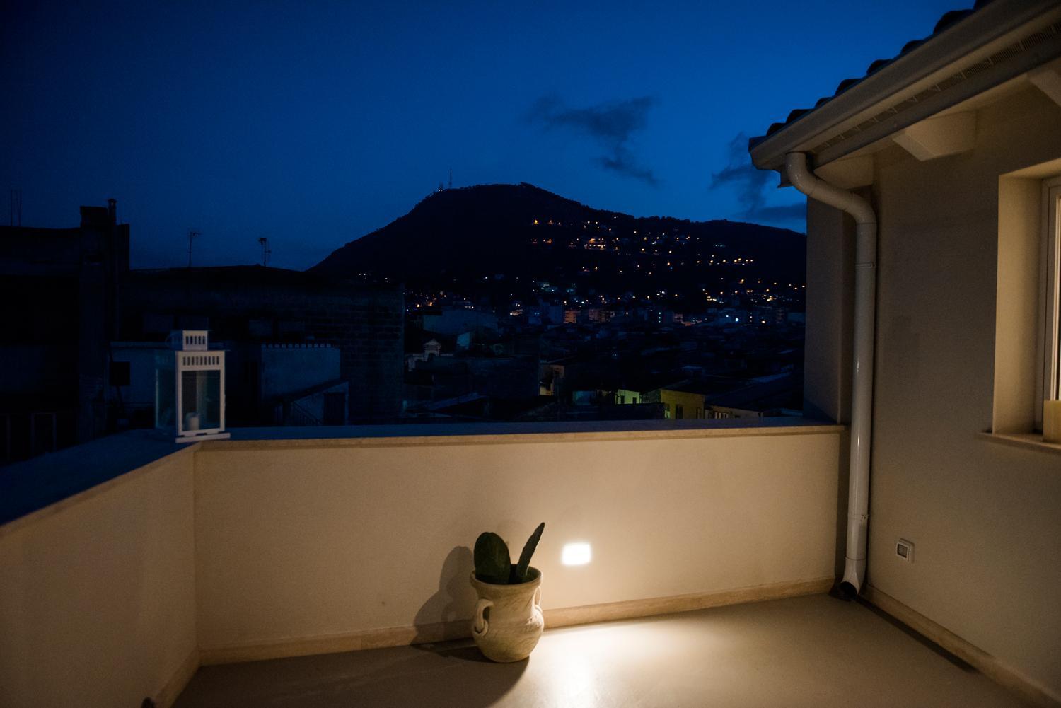 Apartment with Terrace - Photo 10