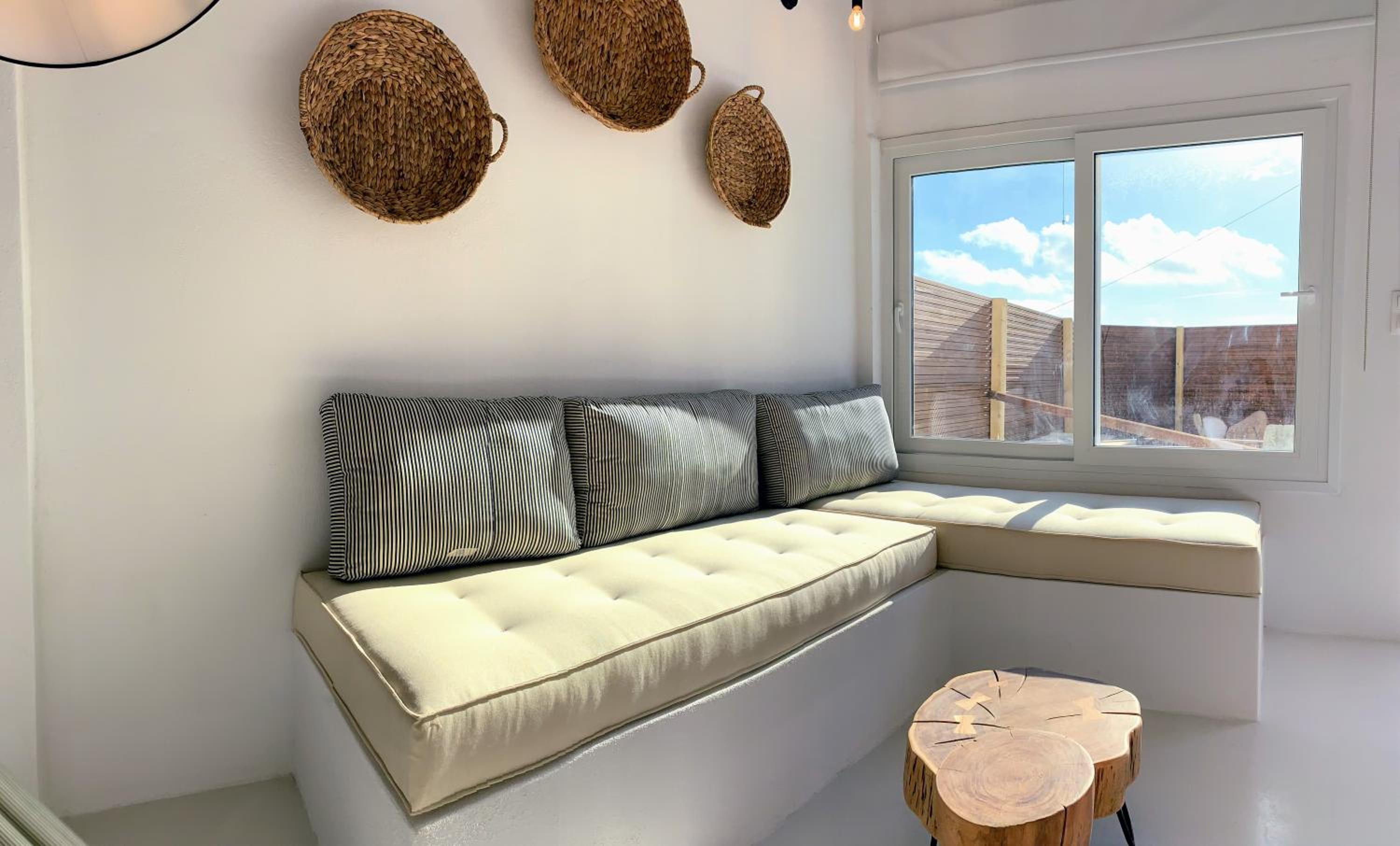 Deluxe Suite with Outdoor Hot Tub - Photo 36