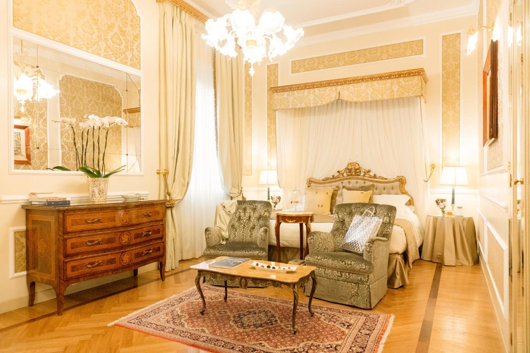 Grand Deluxe Room - Photo 1
