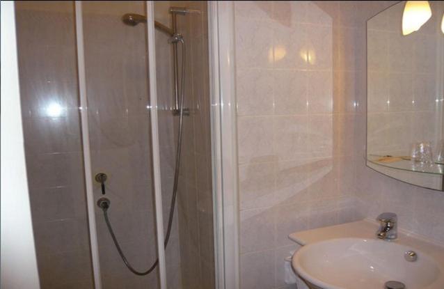 Double Room - Non-Smoking  photo 2