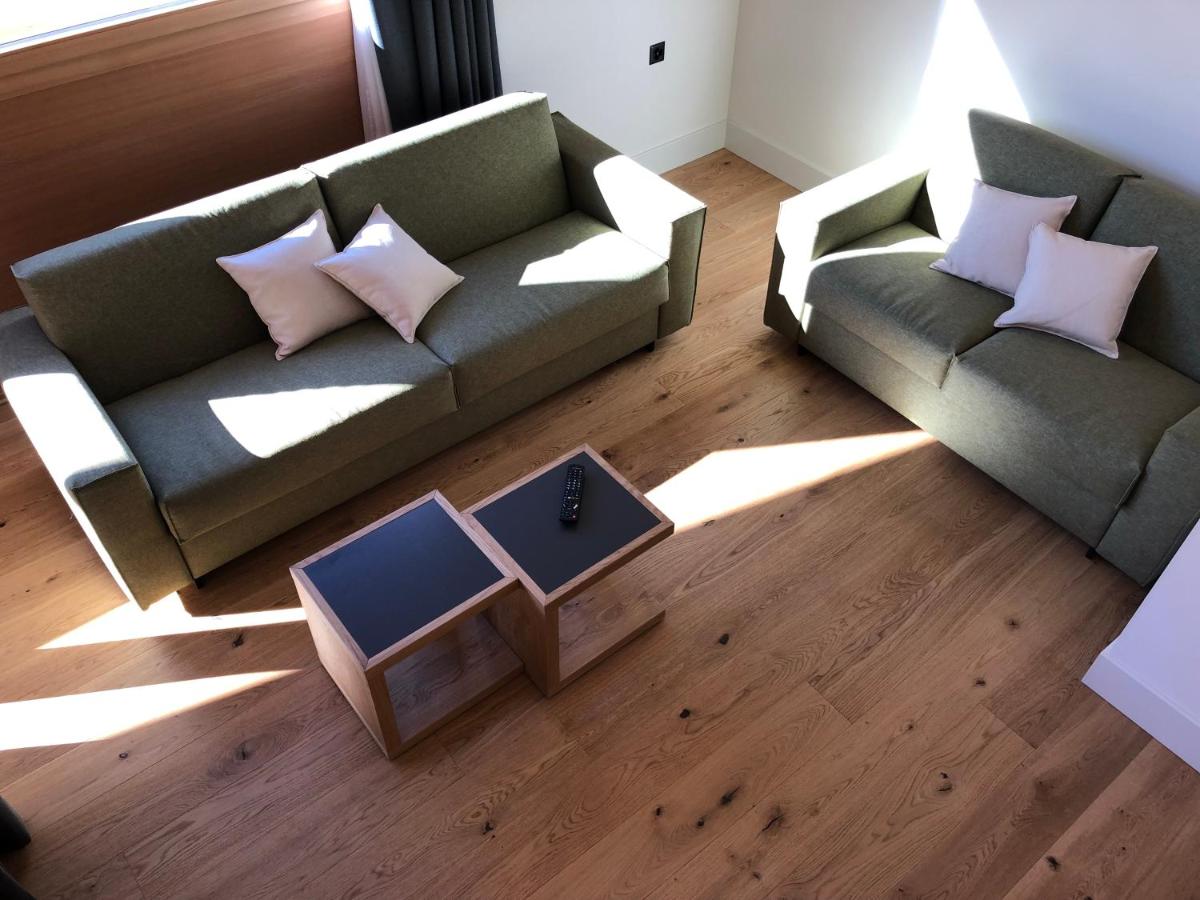 Apartment with Balcony photo 2