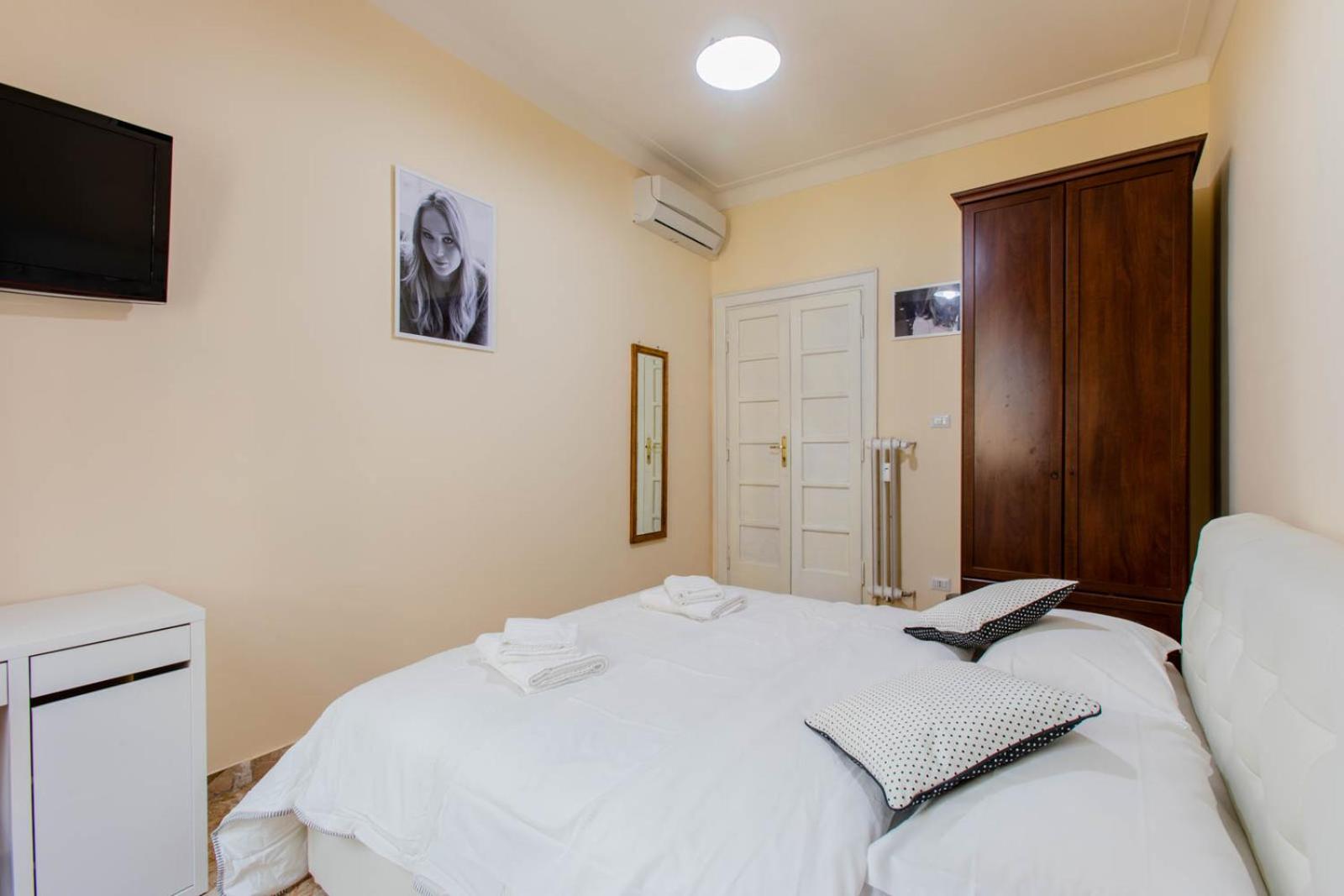 Double Room With Shared Bathroom photo 3