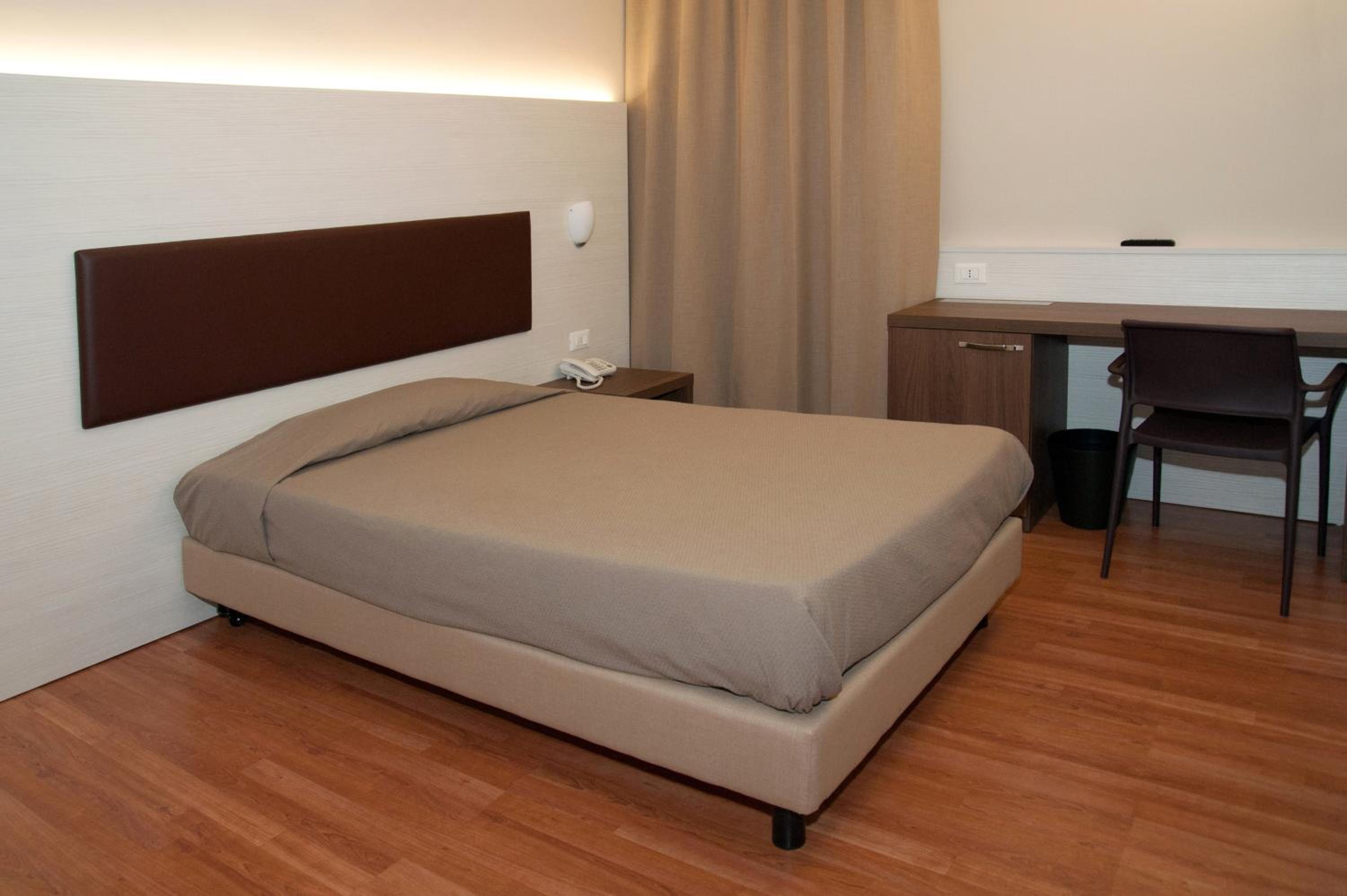 Single Room photo 3