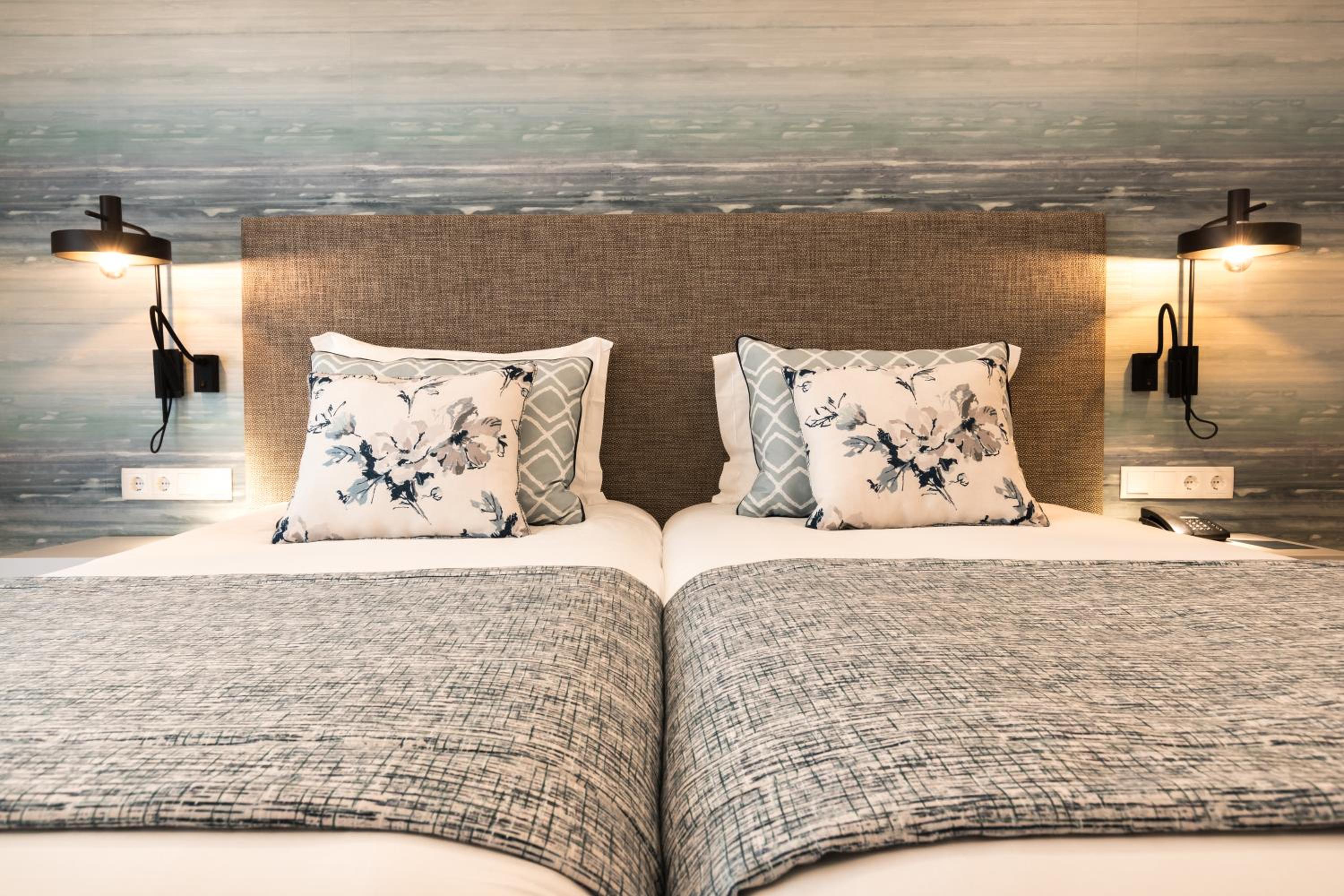 Twin Room with Marina View - Photo 3