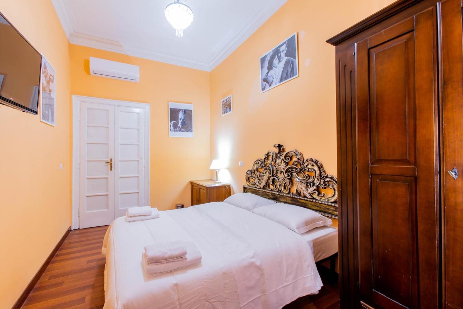 Double Room with Private External Bathroom photo 3