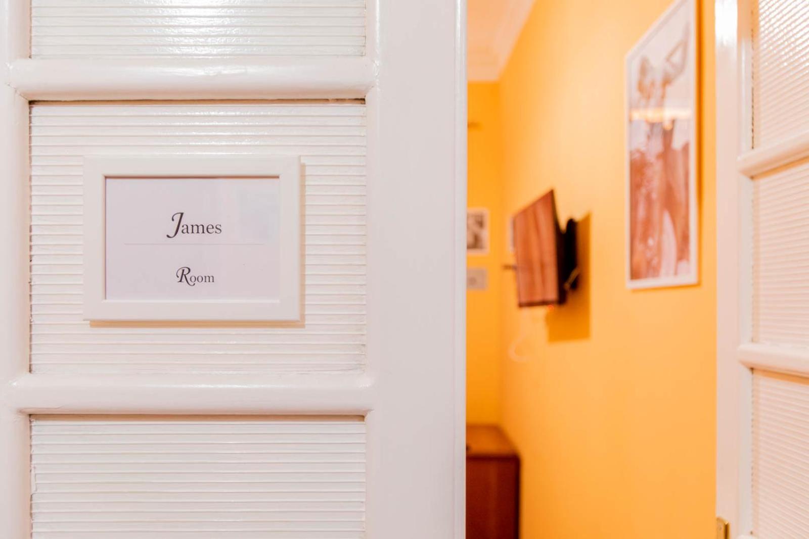 Double Room with Private External Bathroom photo 1
