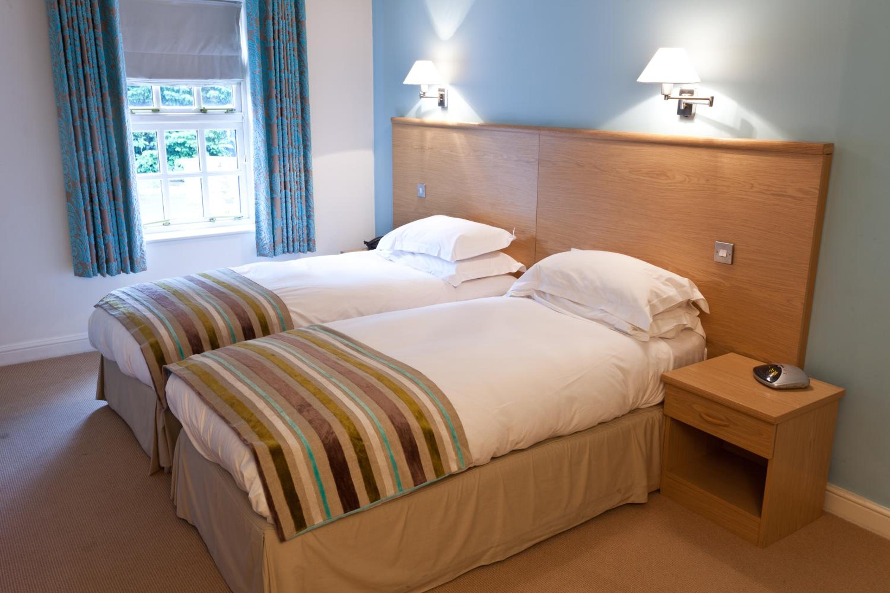 Standard Twin Room - Non-Smoking - Photo 4