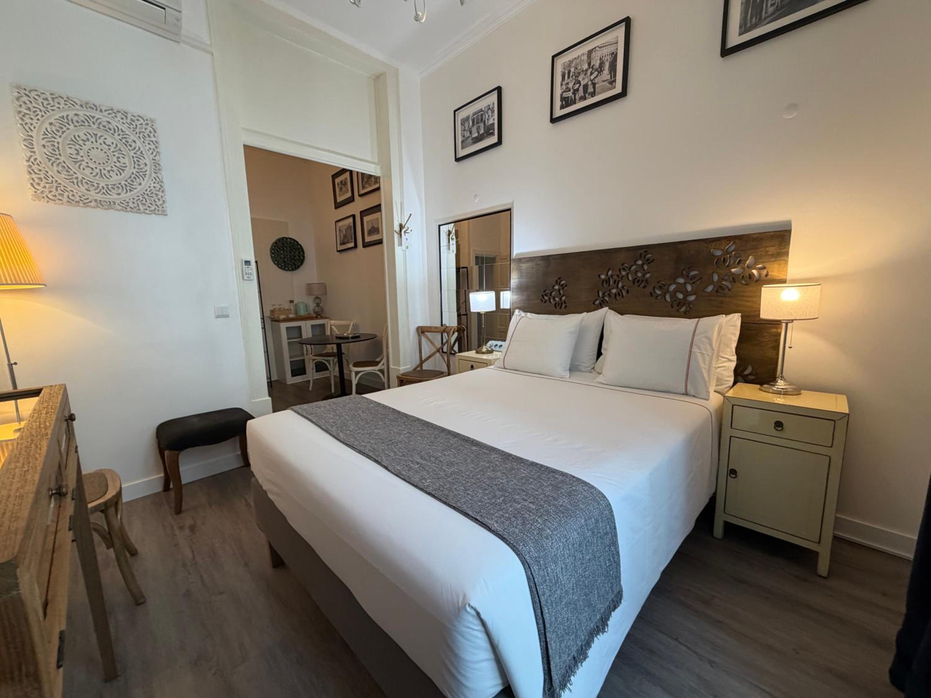 Large Double Room photo 2