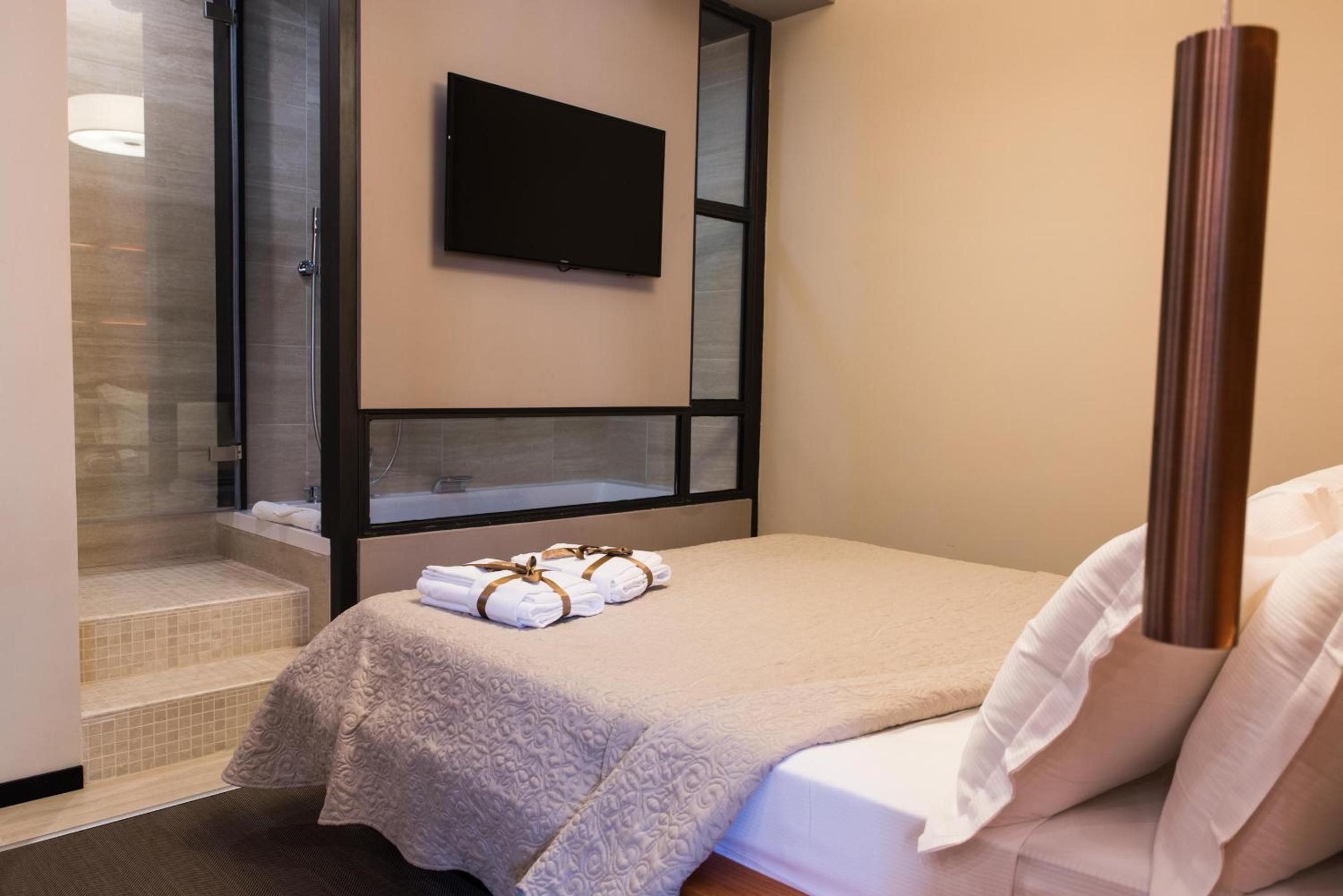 King Room with Spa Bath photo 3