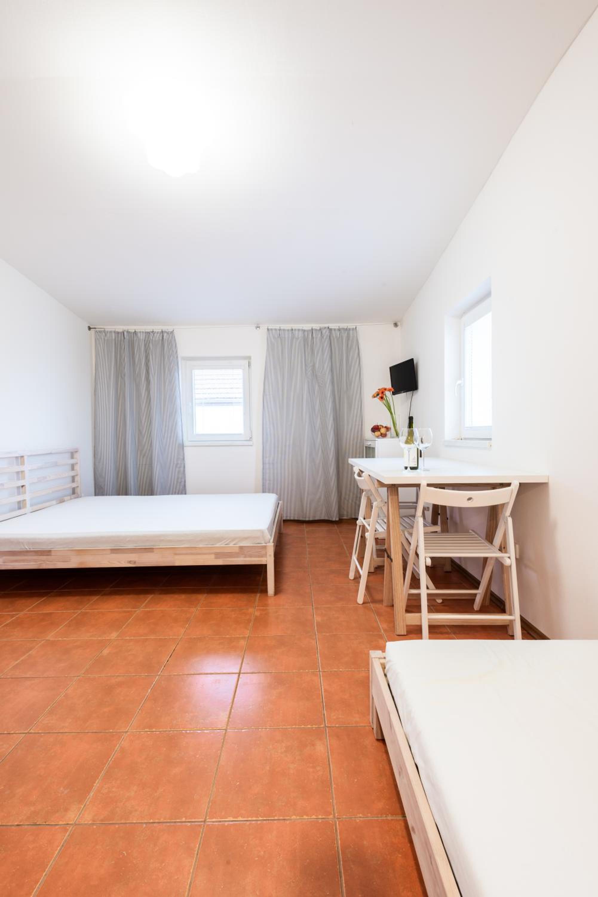 Triple Room with Shared Bathroom photo 1